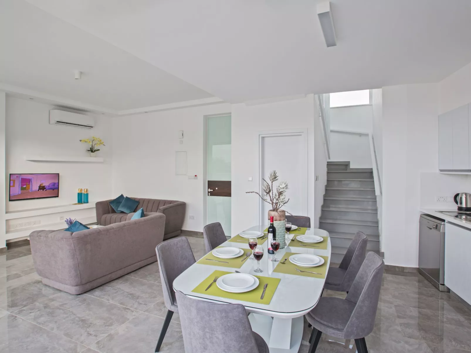 2-Schlafzimmer-Villa mit Pool, Dachgarten, Meerblick - Image-tags.info