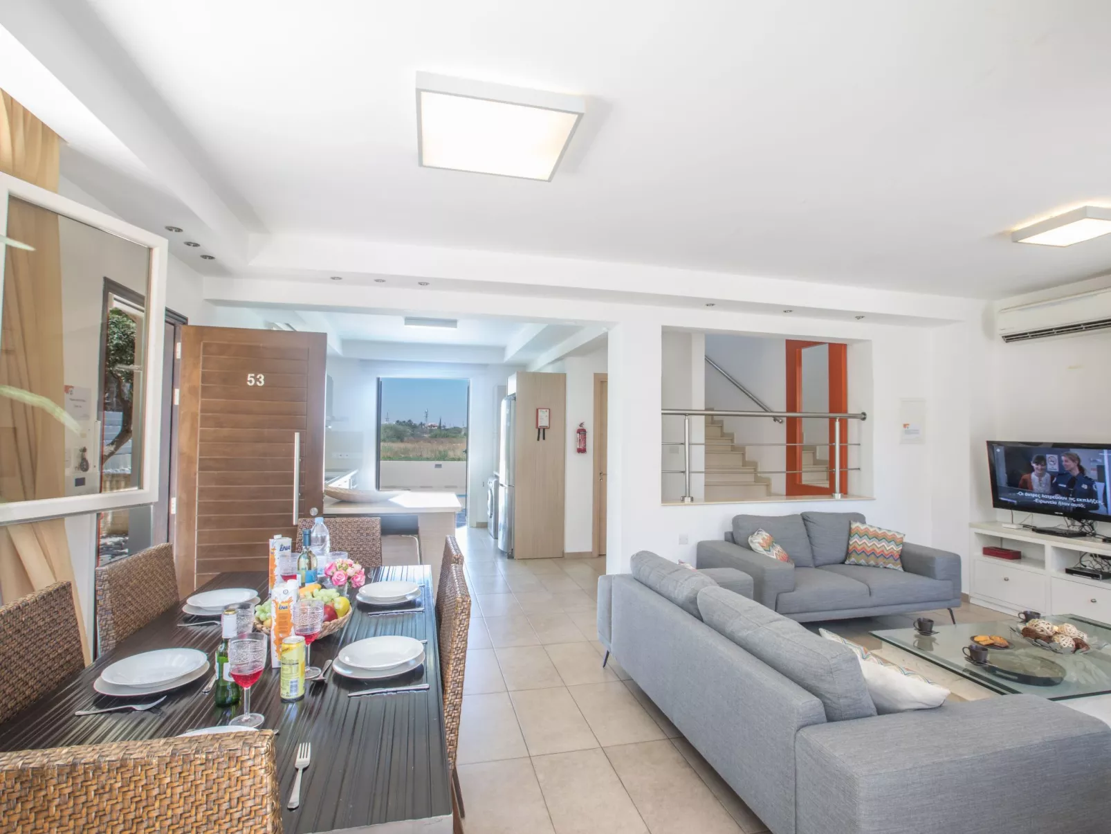 3-Schlafzimmer-Luxusvilla mit Pool und teilweise Meerblick - Image-tags.info