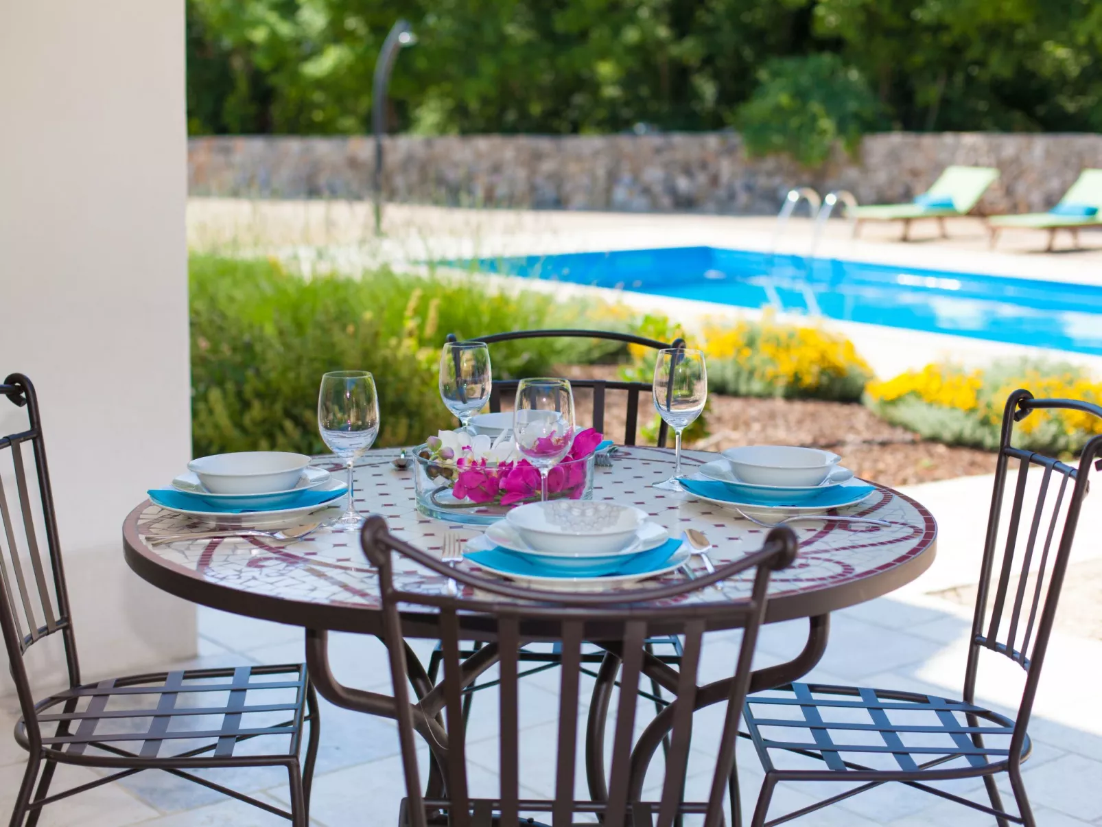 Luxuriöse Villa mit Pool inmitten der Natur - Image-tags.info