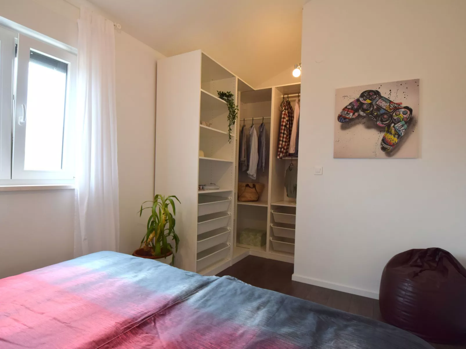 Aki Antonio - Image-tags.info