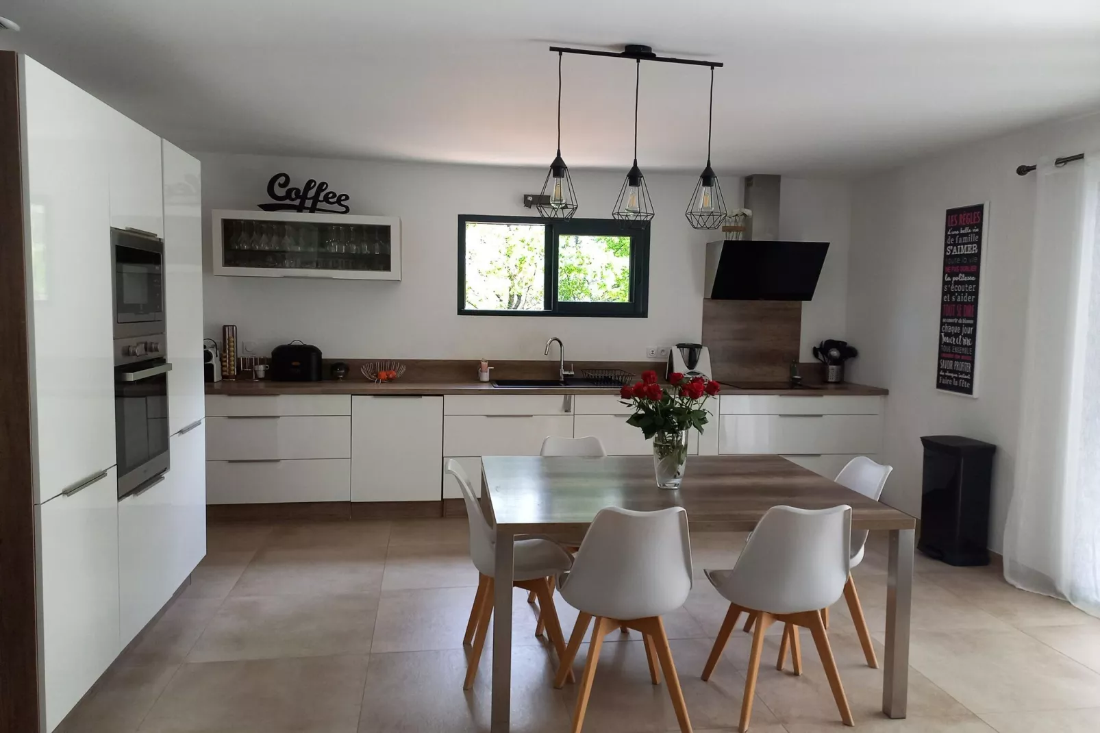 Superbe villa moderne et familliale-Kitchen