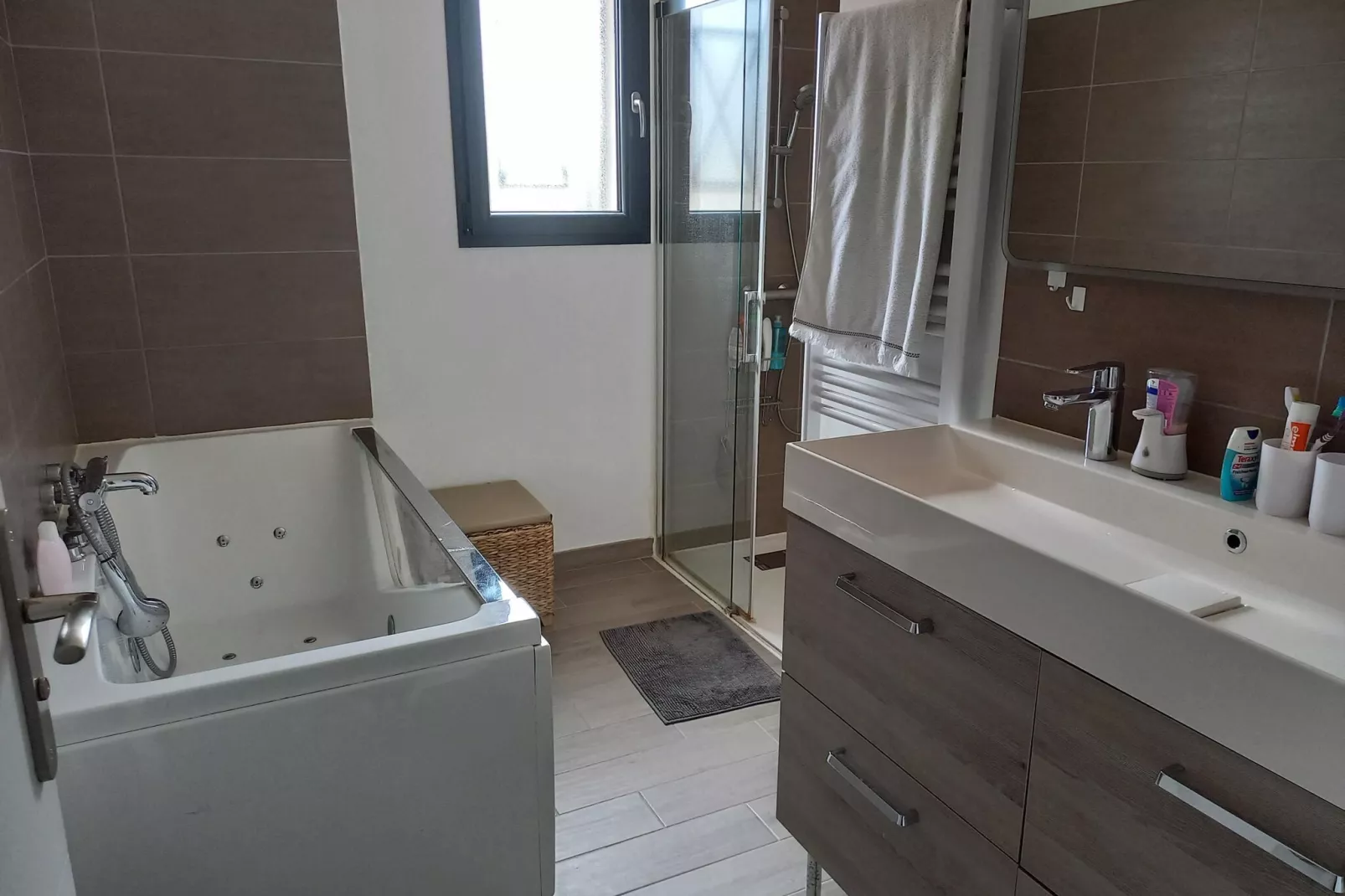 Superbe villa moderne et familliale-Bathroom
