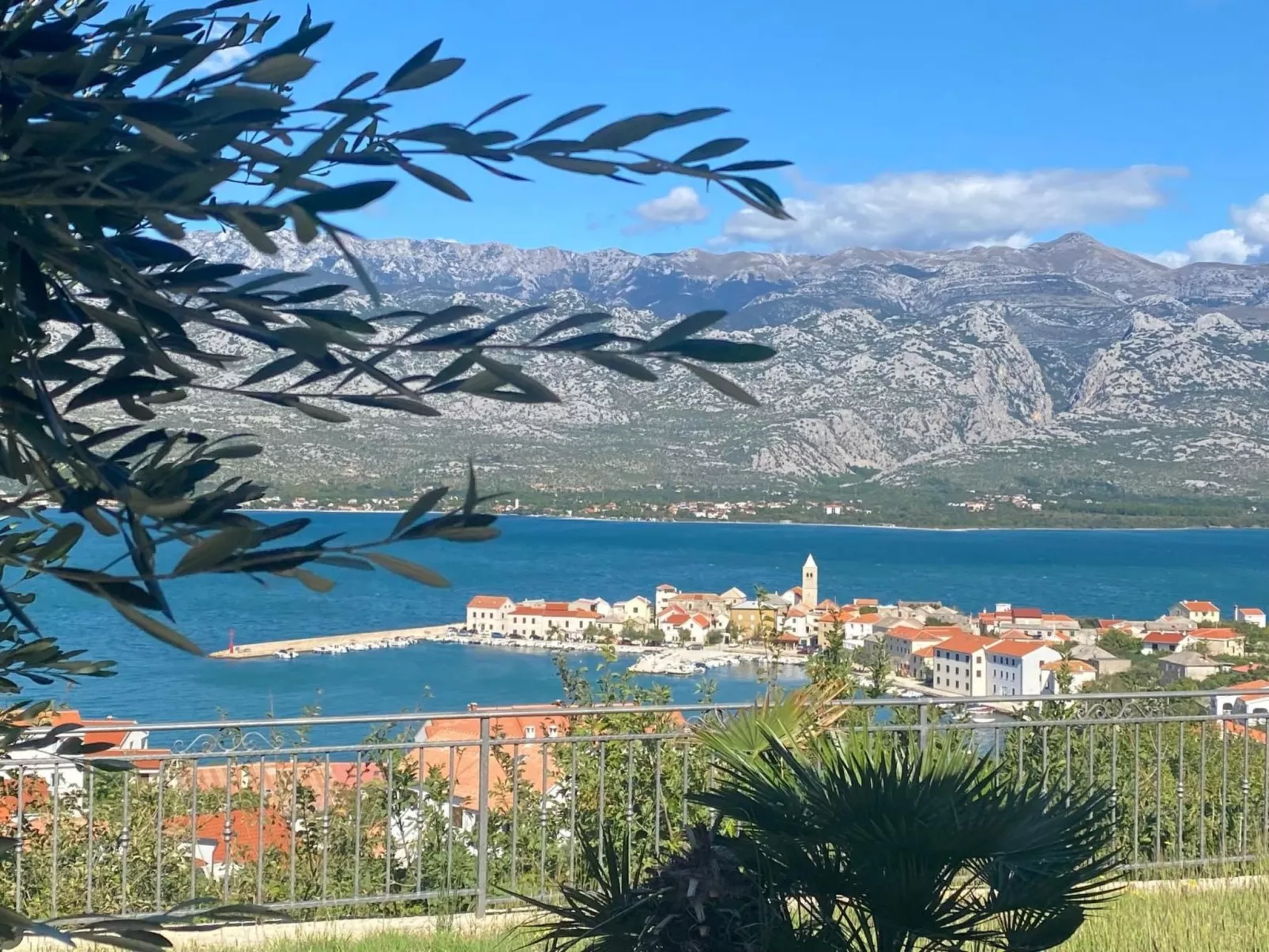 Mediterrane Villa, Pool, Panoramablick aufs Meer - Image-tags.info