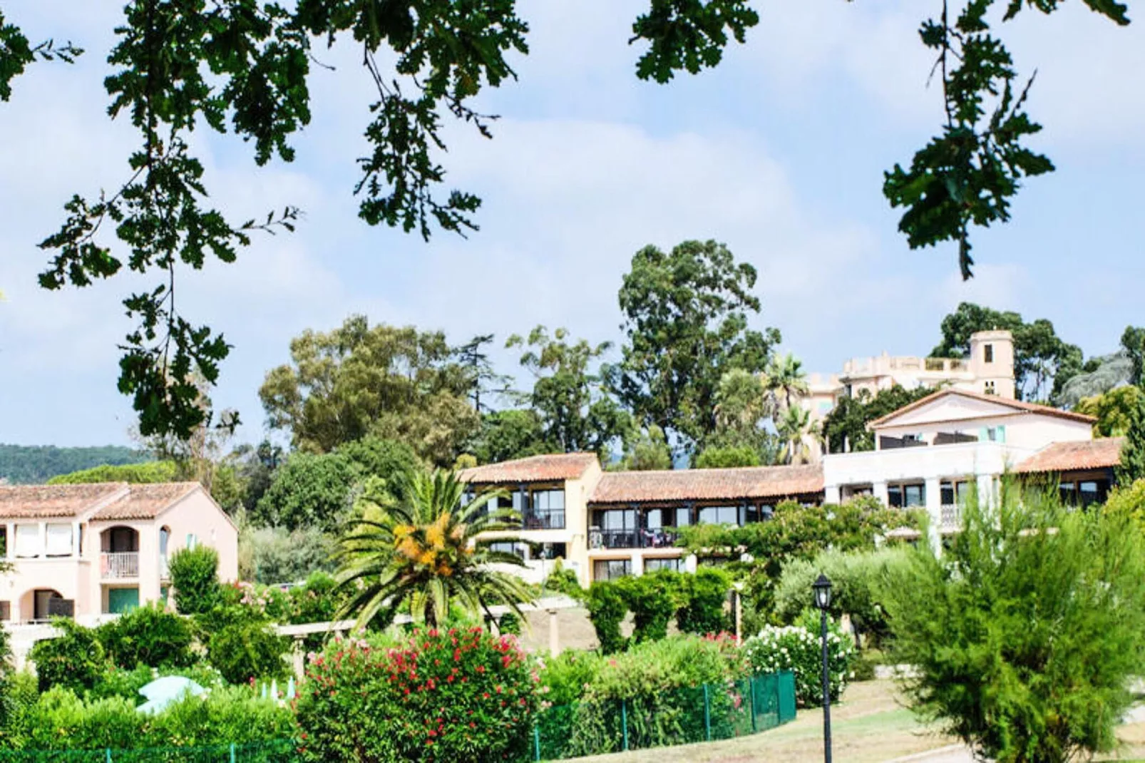 Résidence Les Parcs de Grimaud - maeva Home-Exterior in summer