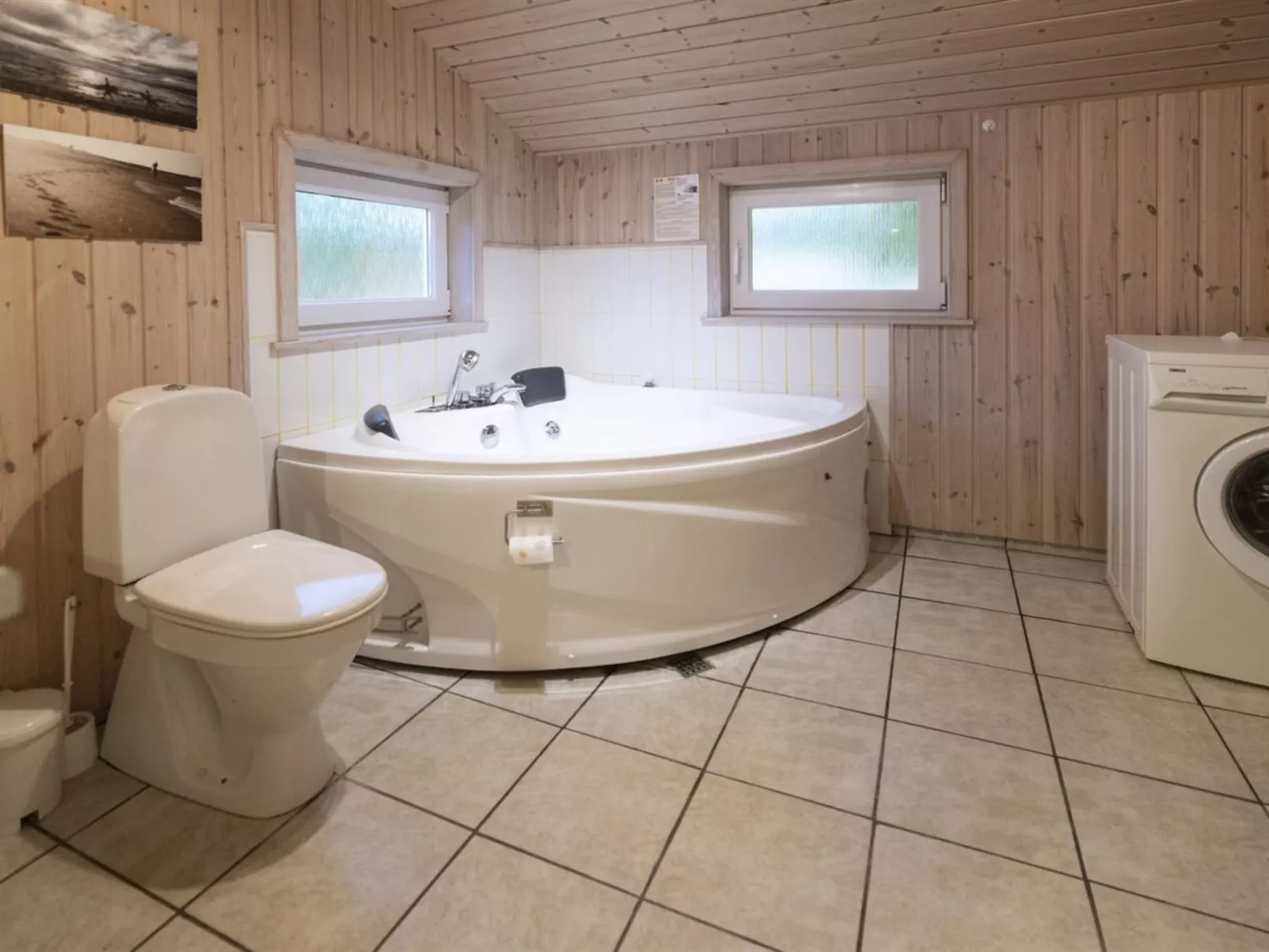 "Ljuben" - 1.1km from the sea-Drinnen