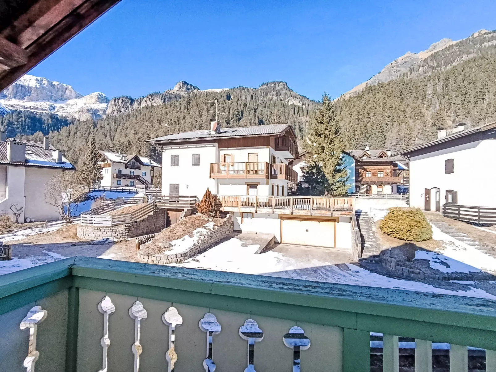 Cesa sot Larsec - Outside