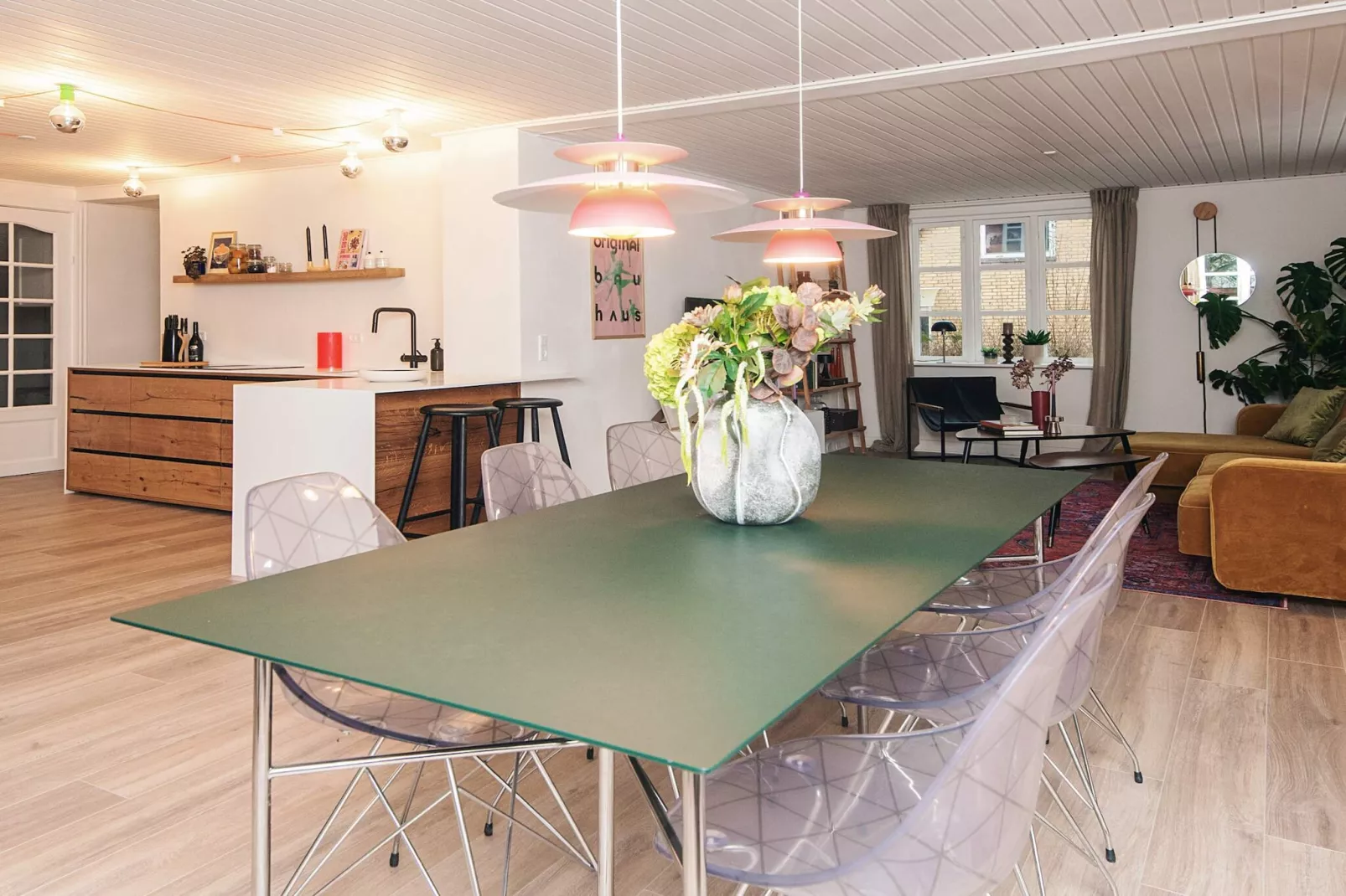 Nature Escape: Forest & Lake Access - Indoor