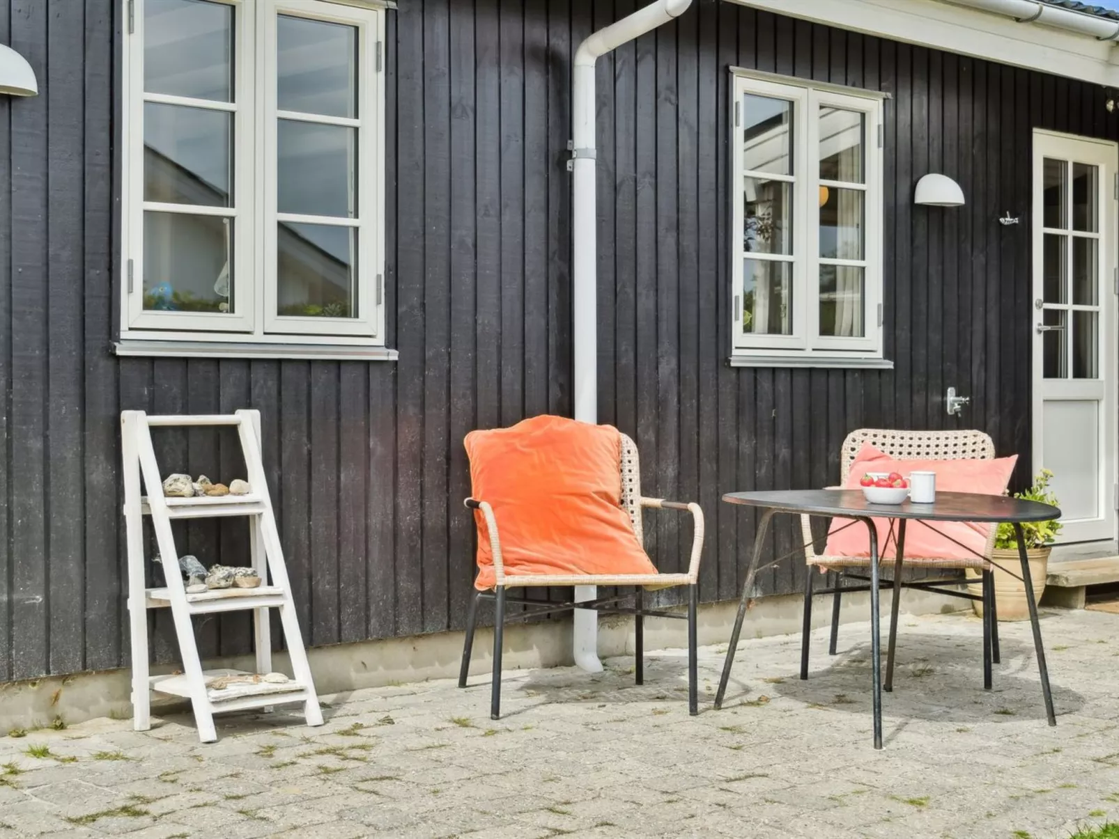 "Bjarni" - 180m from the sea - Outside