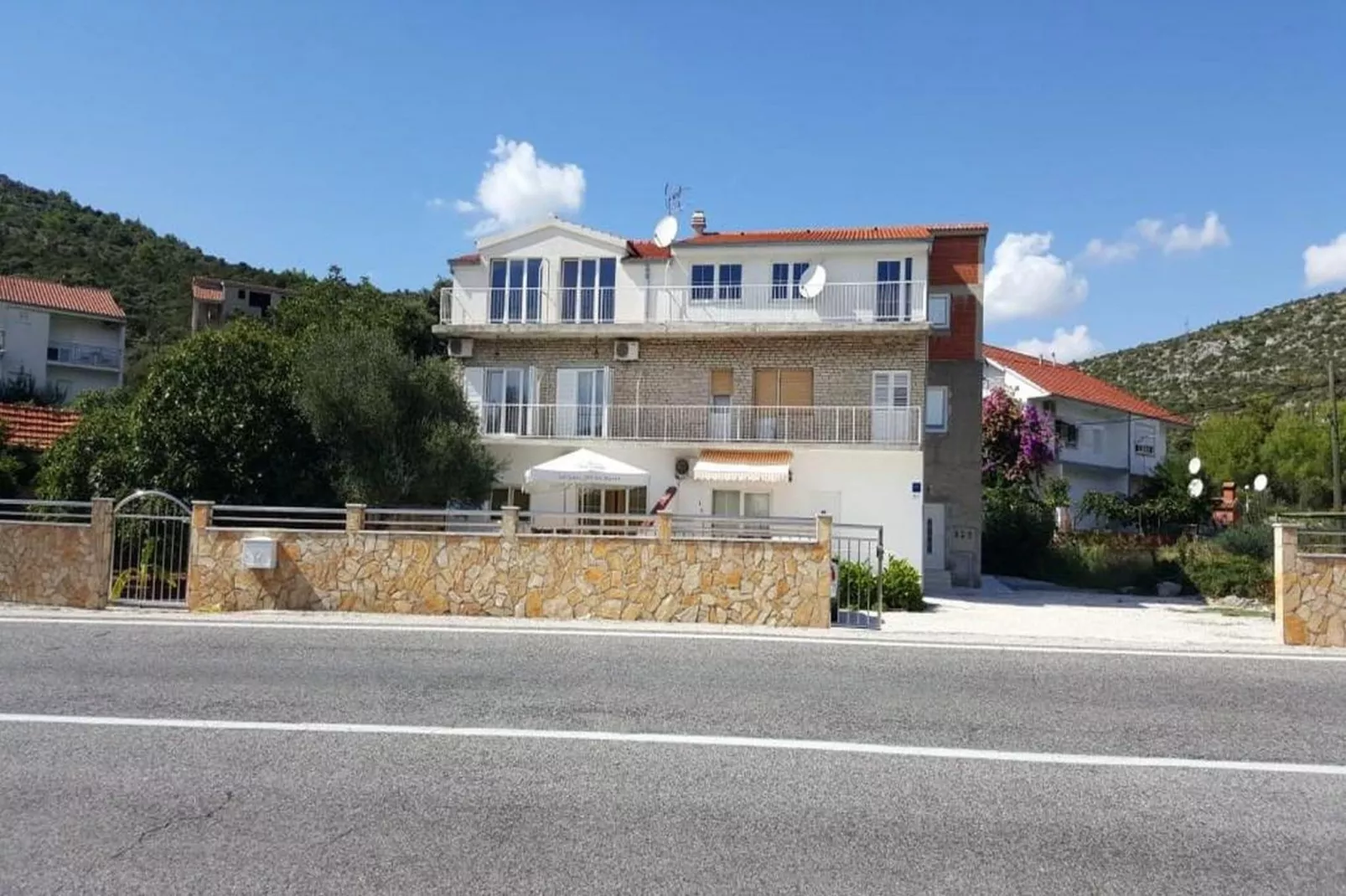 Apartments Semafor - One Bedroom Apartment with Terrace and Sea View A4 - Im Freien