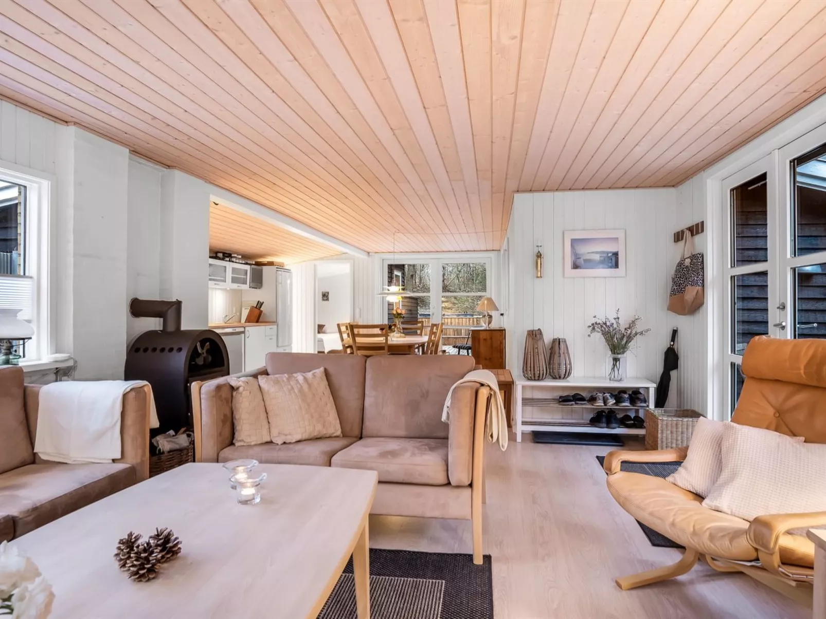 "Peadda" - 300m from the sea-Inside