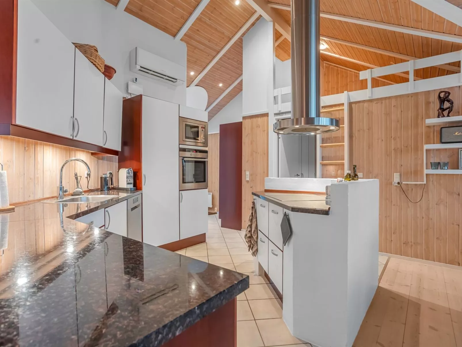 "Groa" - 50m from the sea - Drinnen