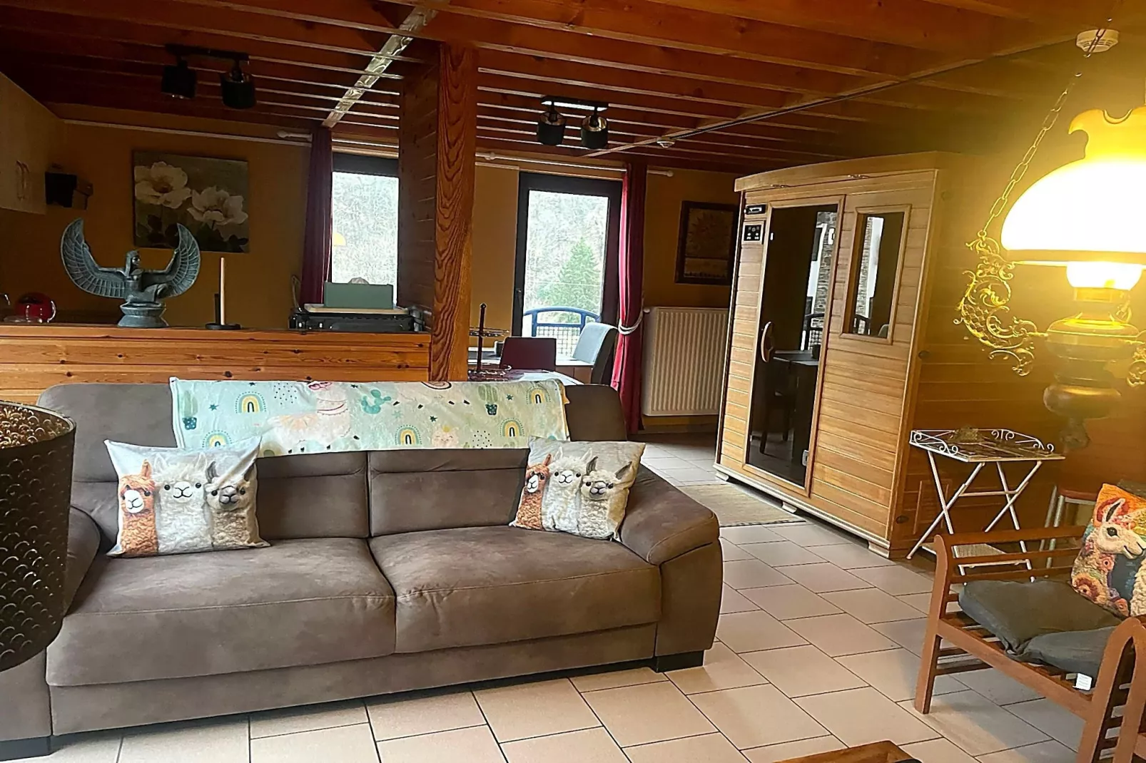 Hondvriendelijke woning met sauna en jacuzzi - Wohnzimmer