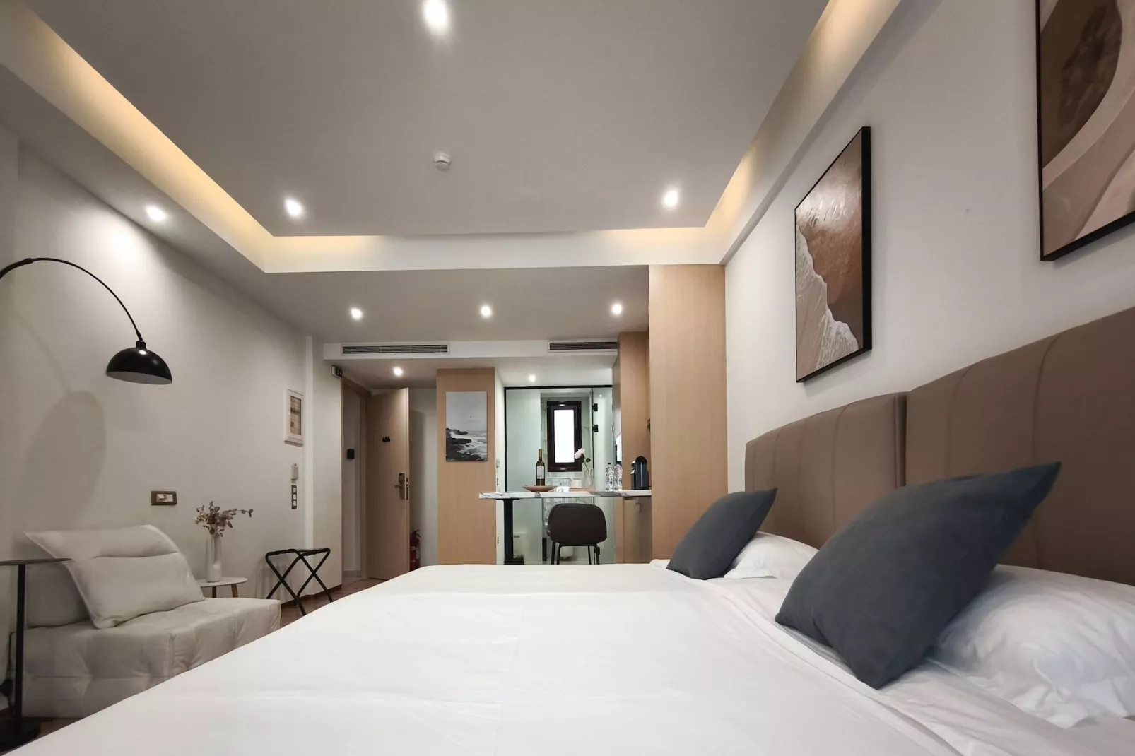 Double Superior Room with Balcony-Bedroom