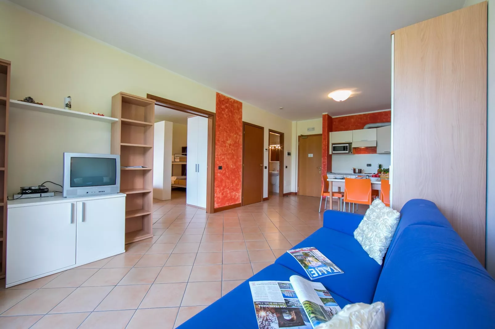 RESIDENCE PORTO LETIZIA - PALACE-2ROOM APT 6 PAX LAKE VIEW 8209 - P2LP6 - Living room