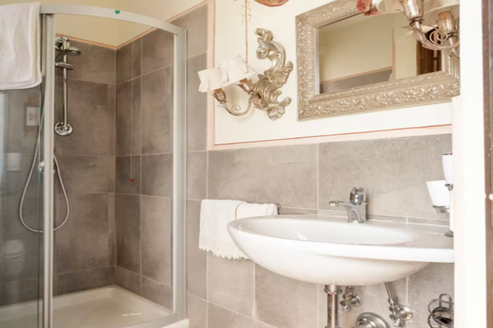 Luna Chiara-Bathroom