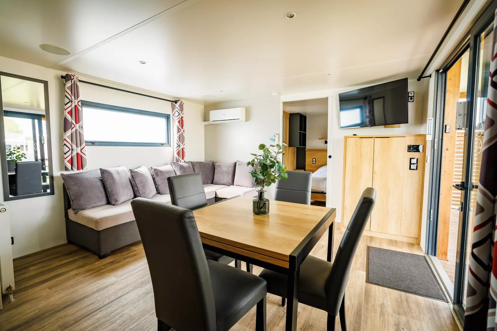 Vakantiepark Eiland van Maurik 7-Salon