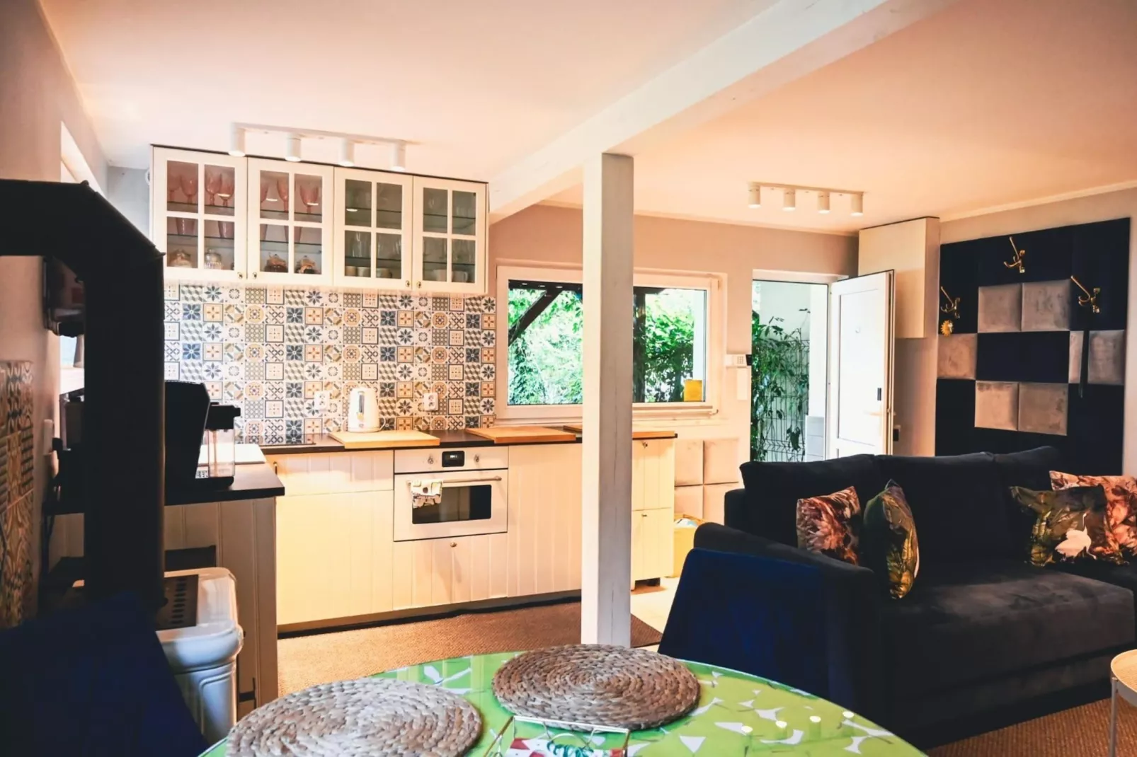 Dom w Starych Czaplach z domkiem na drzewie-Living room