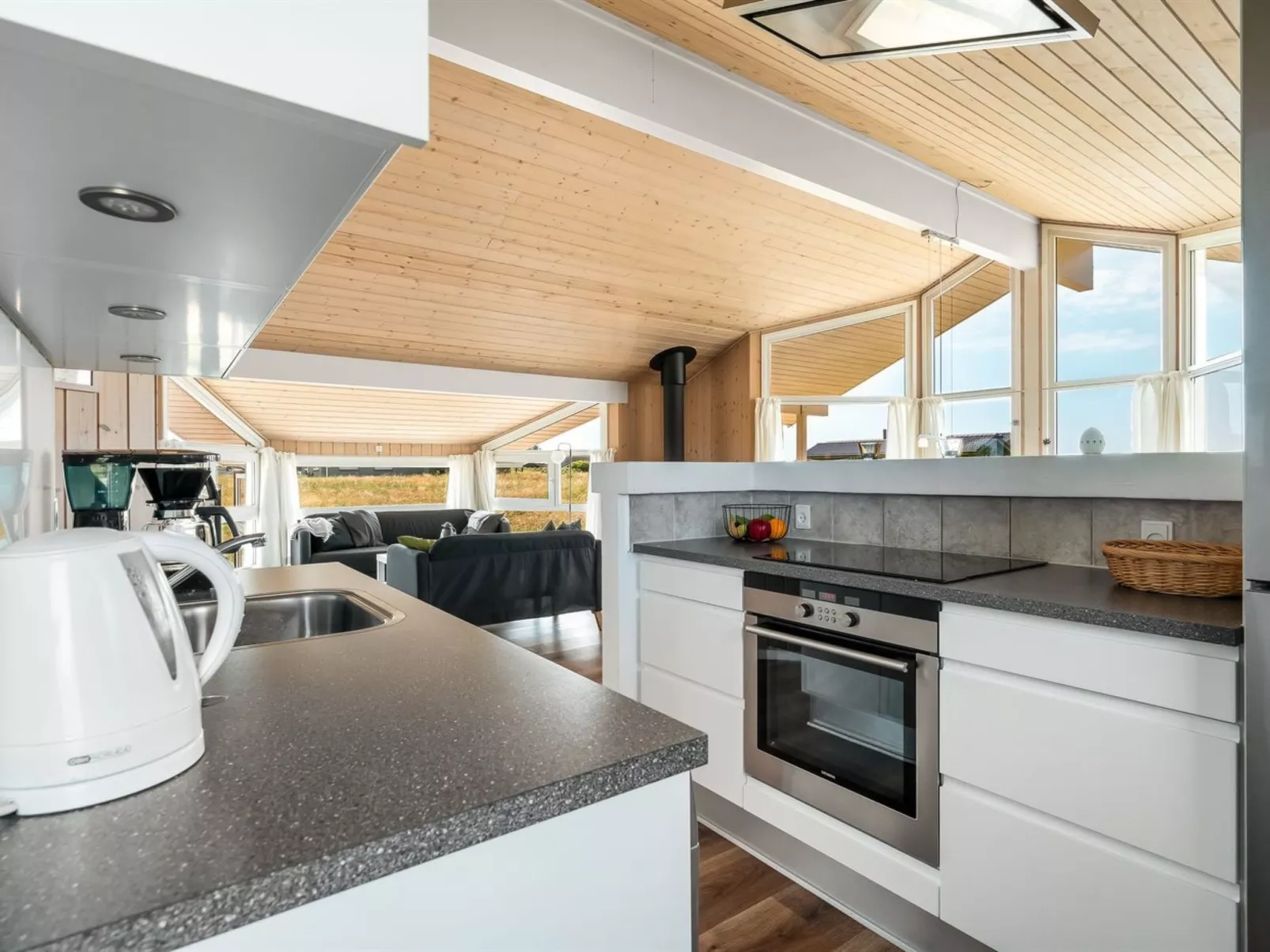 "Katla" - 400m from the sea - Inside