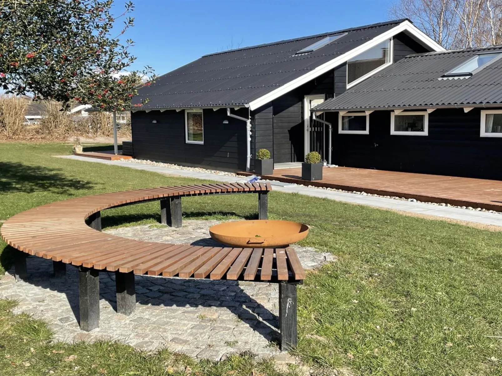 "Flicka" - 275m from the sea-Draußen