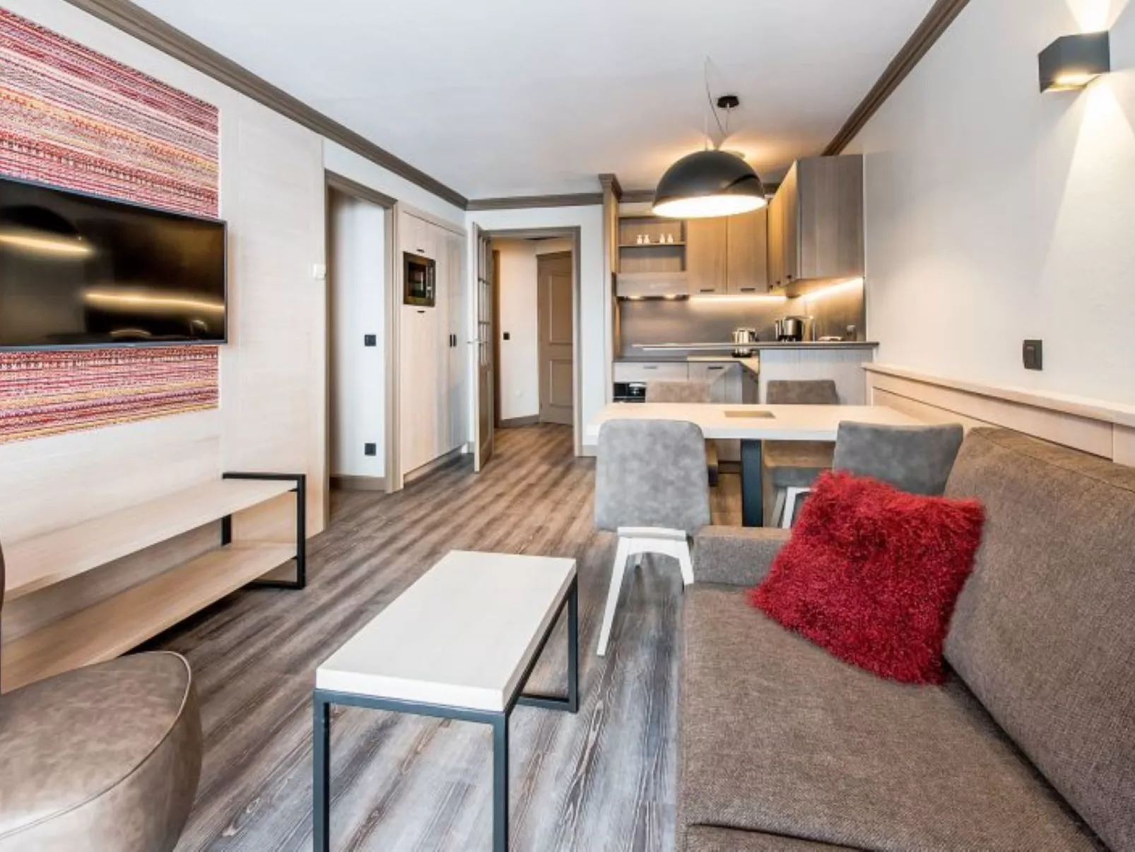 Village Montana-Inside