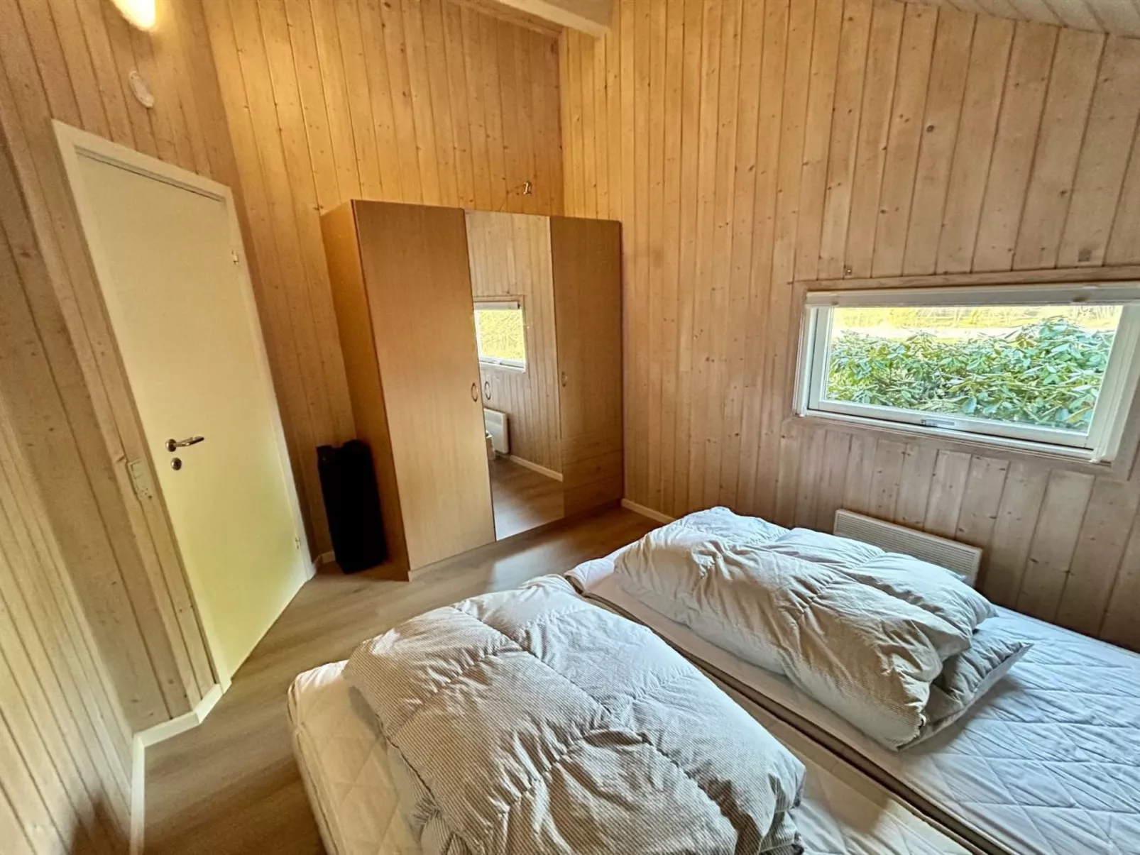 "Kalli" - 350m to the fjord-Drinnen