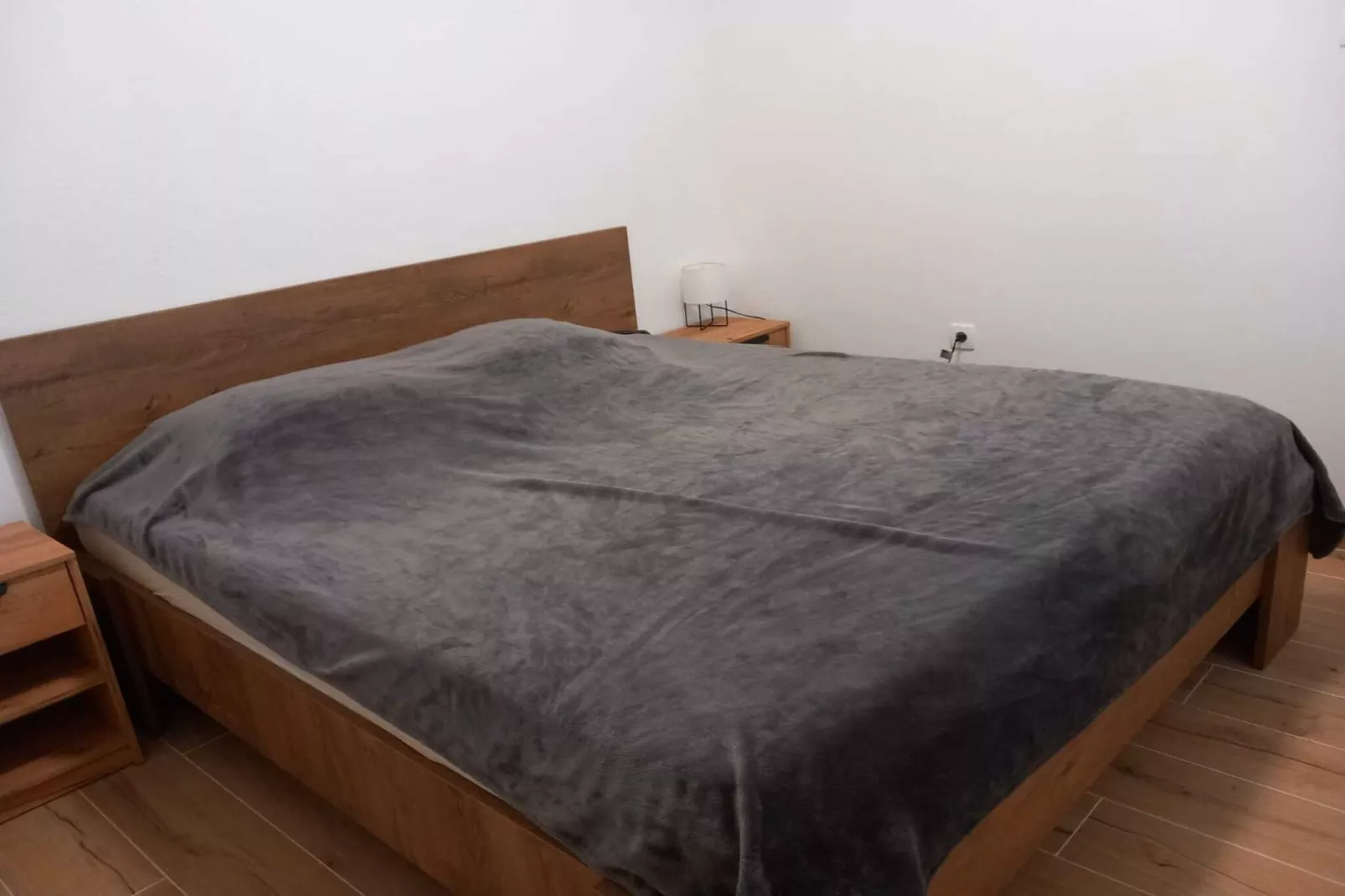 Apartments Kalajzic - Two Bedroom Apartment with Garden and Terrace(A2) (ST) - Chambre