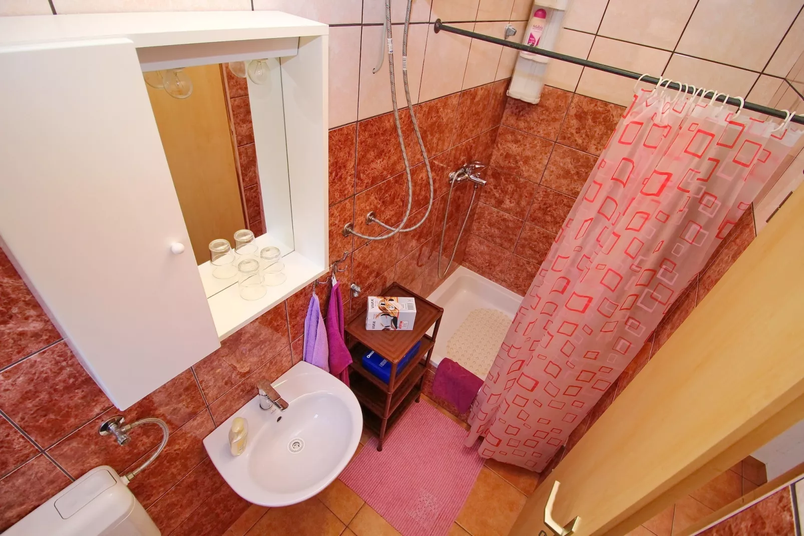 Apartments Filipović - Comfort One-Bedroom Apartment with Balcony and Sea View (A2)-Bathroom