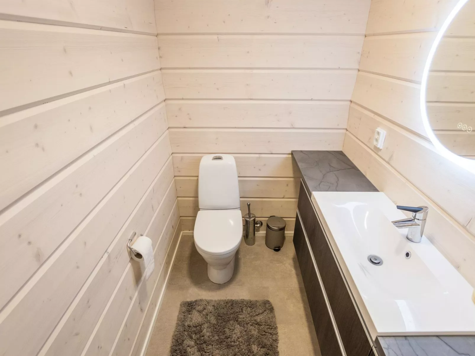 Rikinänranta a-Dedans