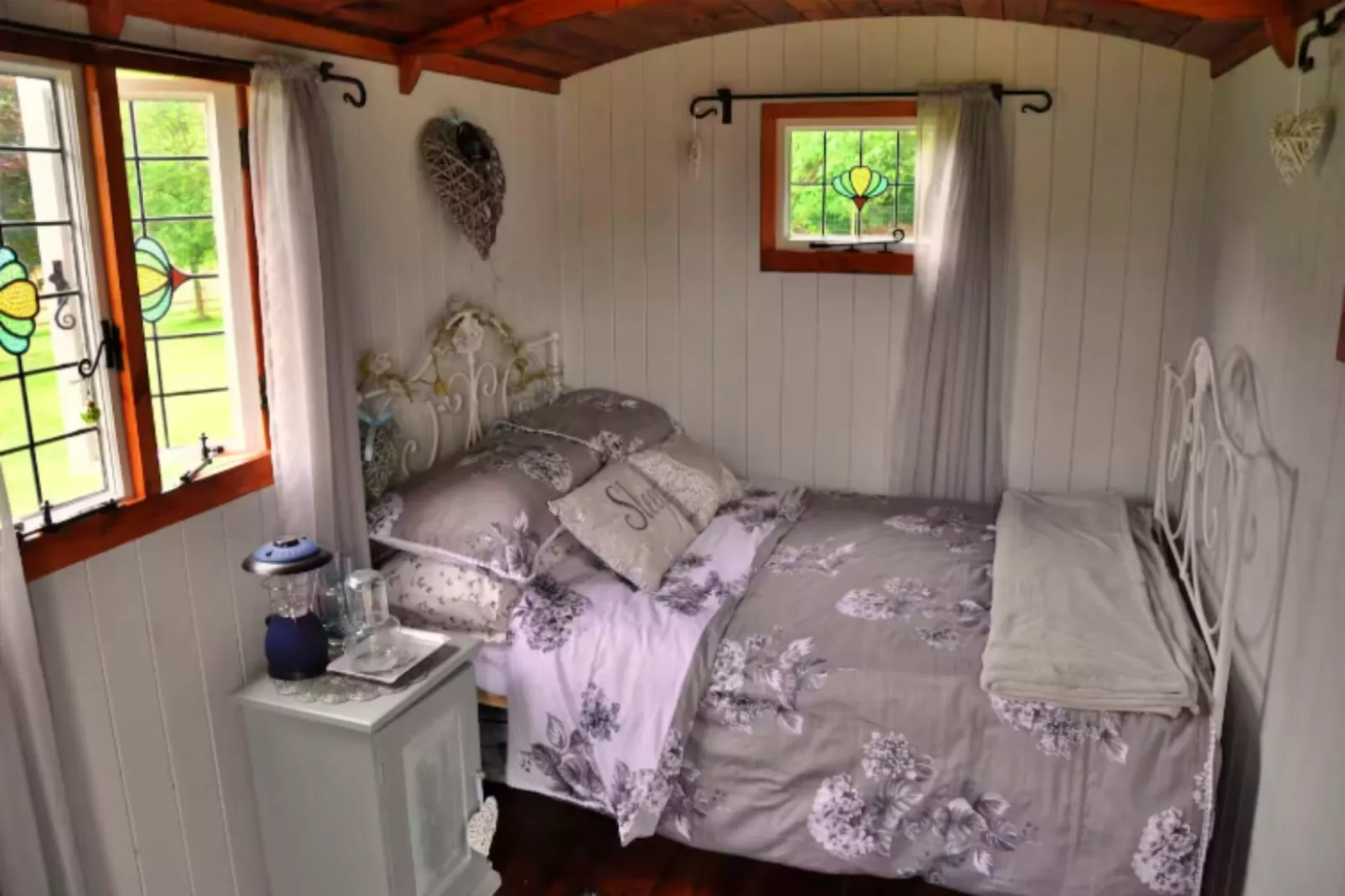 Shepherd's Hut at Hilltop Farm-Bedroom