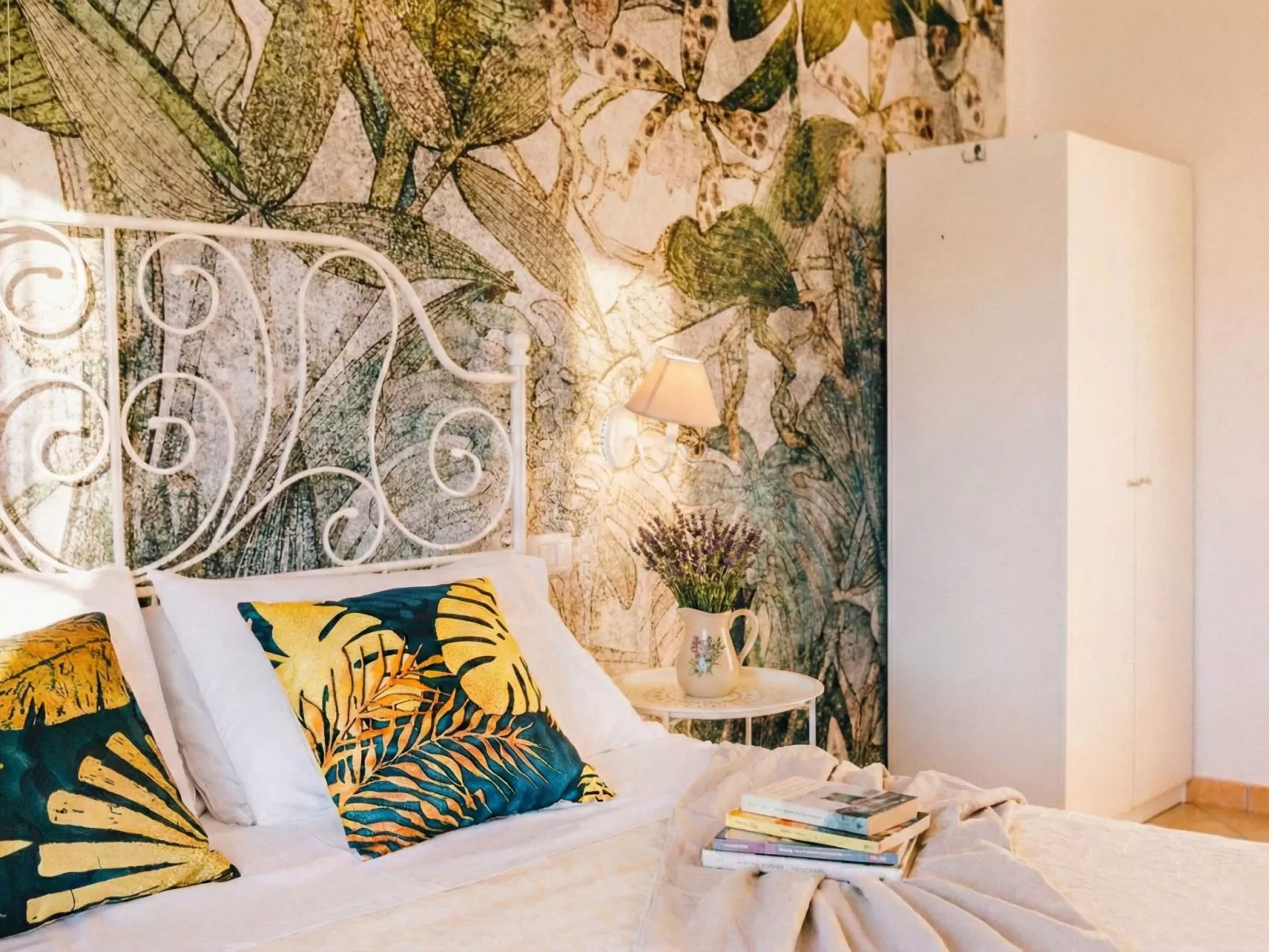 Crystal Sea Apartment-Inside