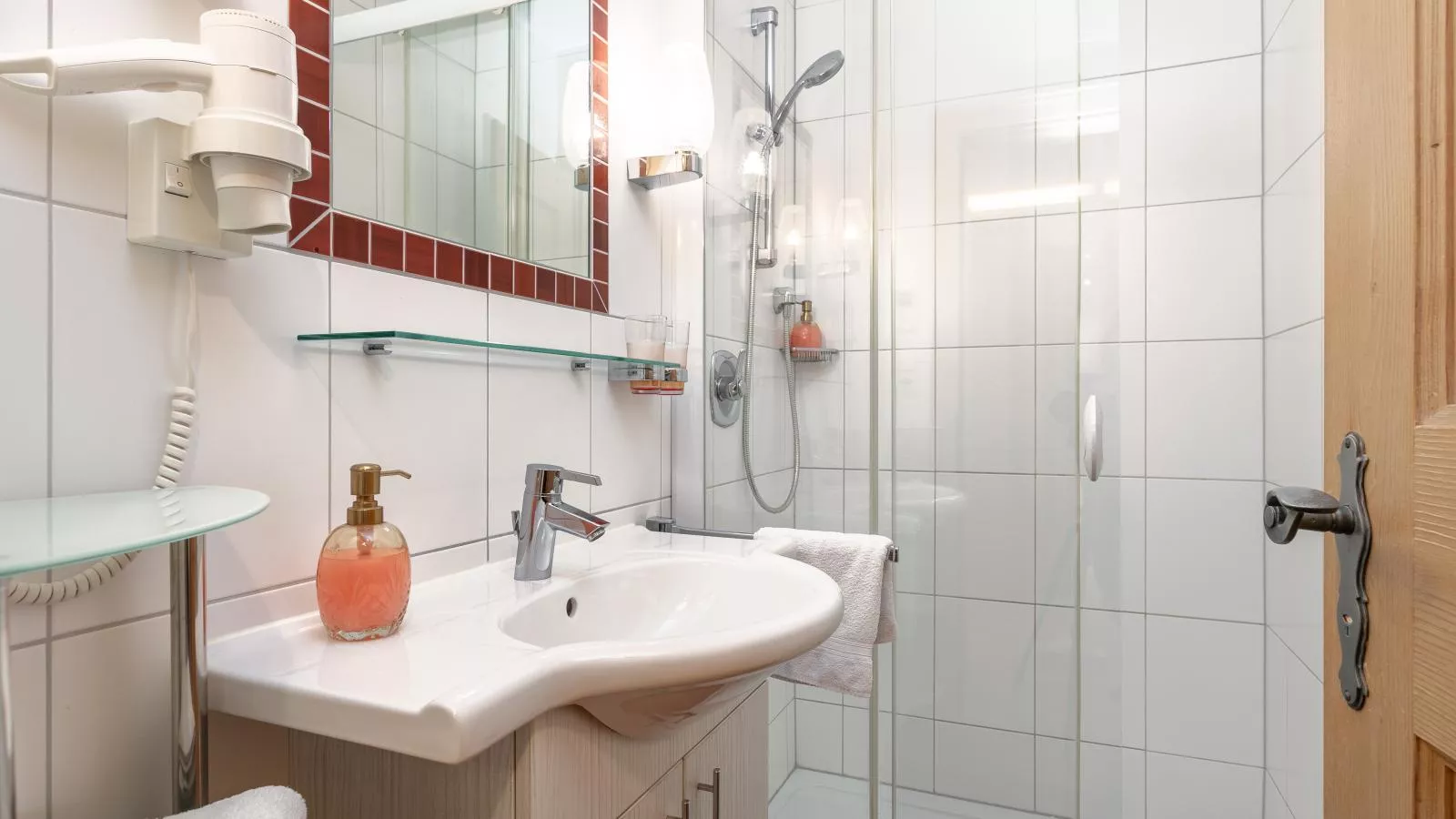 Landhaus Marchfeld Top 3-Bathroom