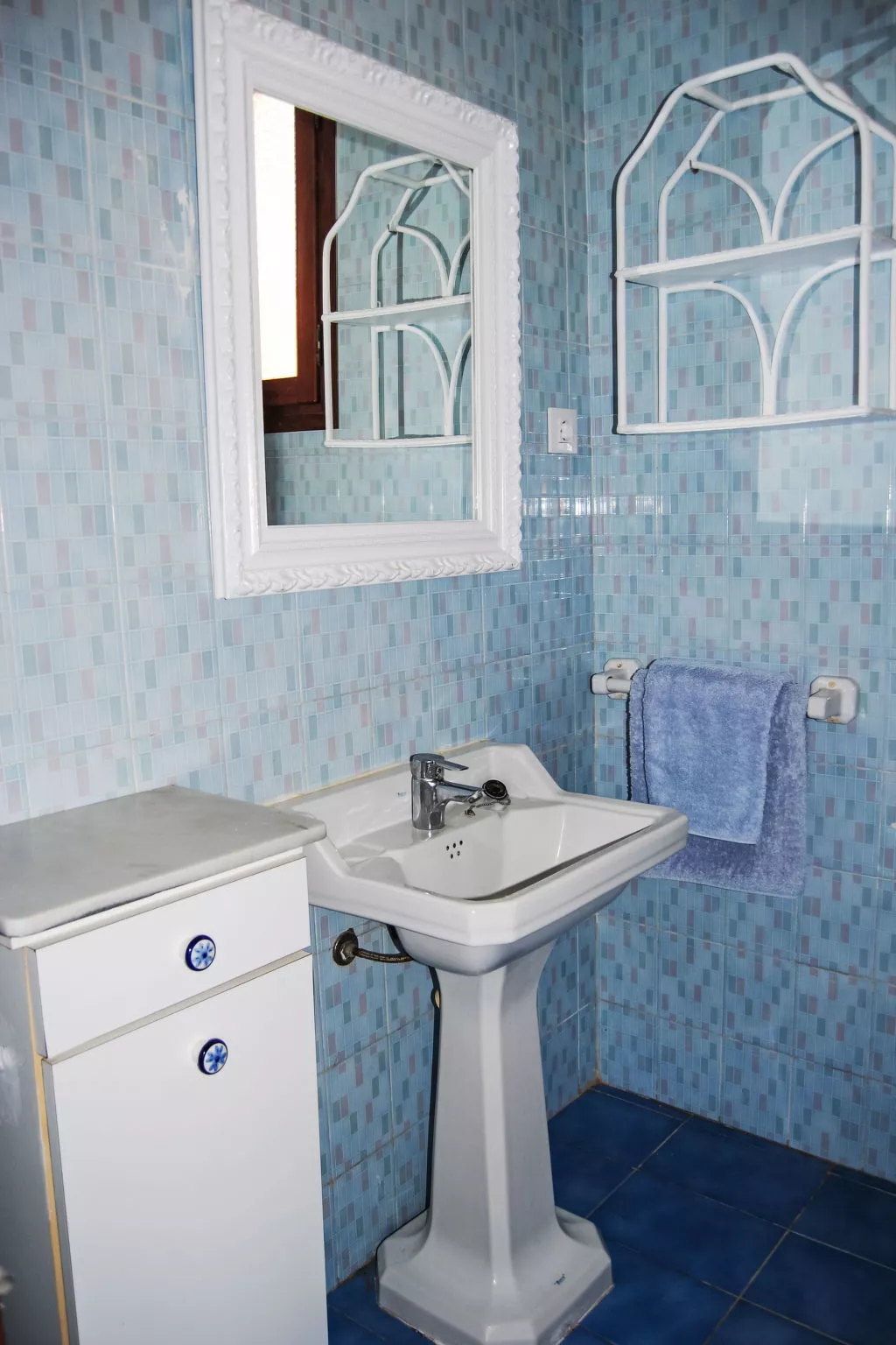 Ferienvilla, Seeblick, privater Pool und Parkplatz - Dedans