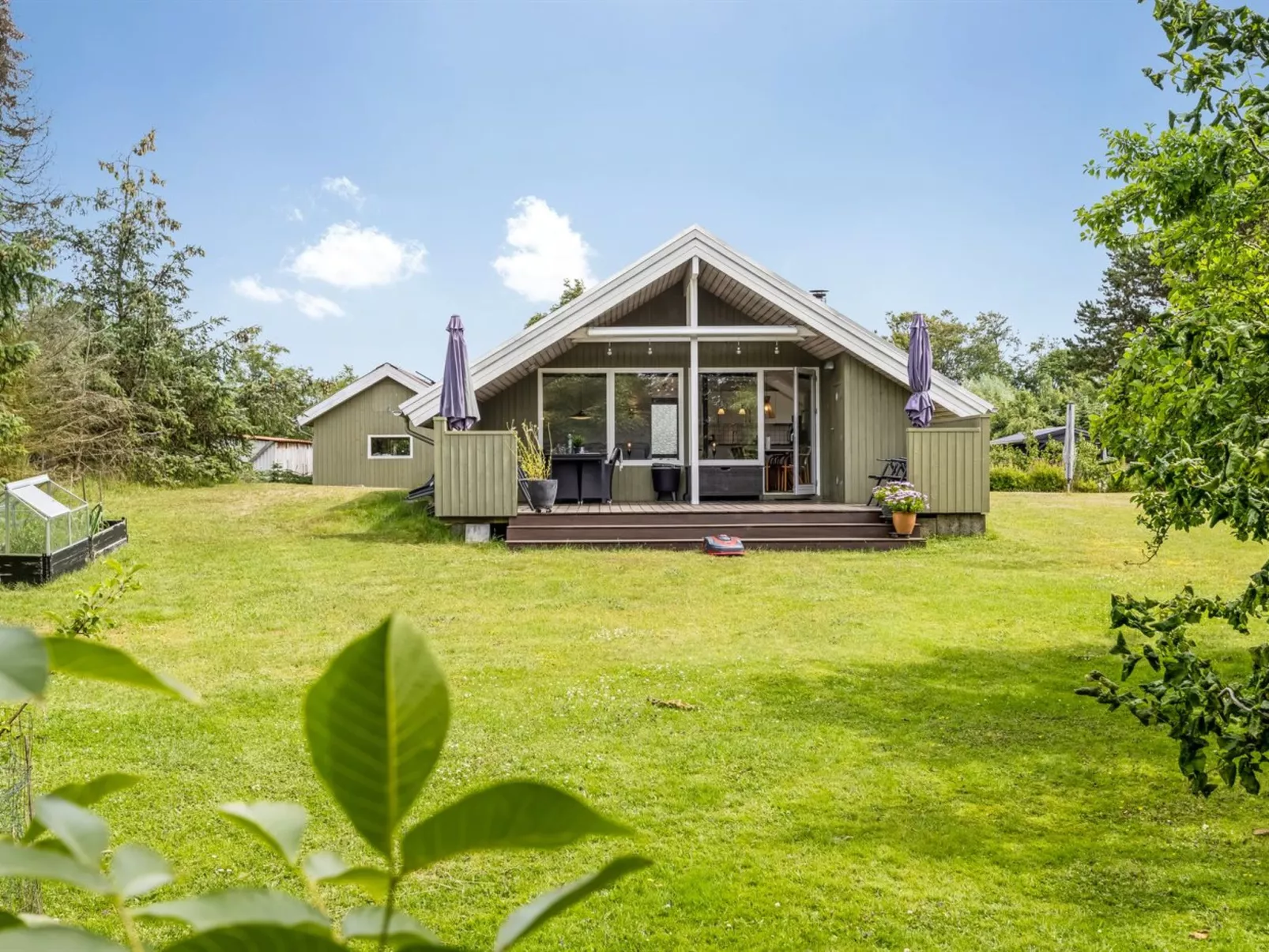 "Emiljan" -  from the sea-Dehors