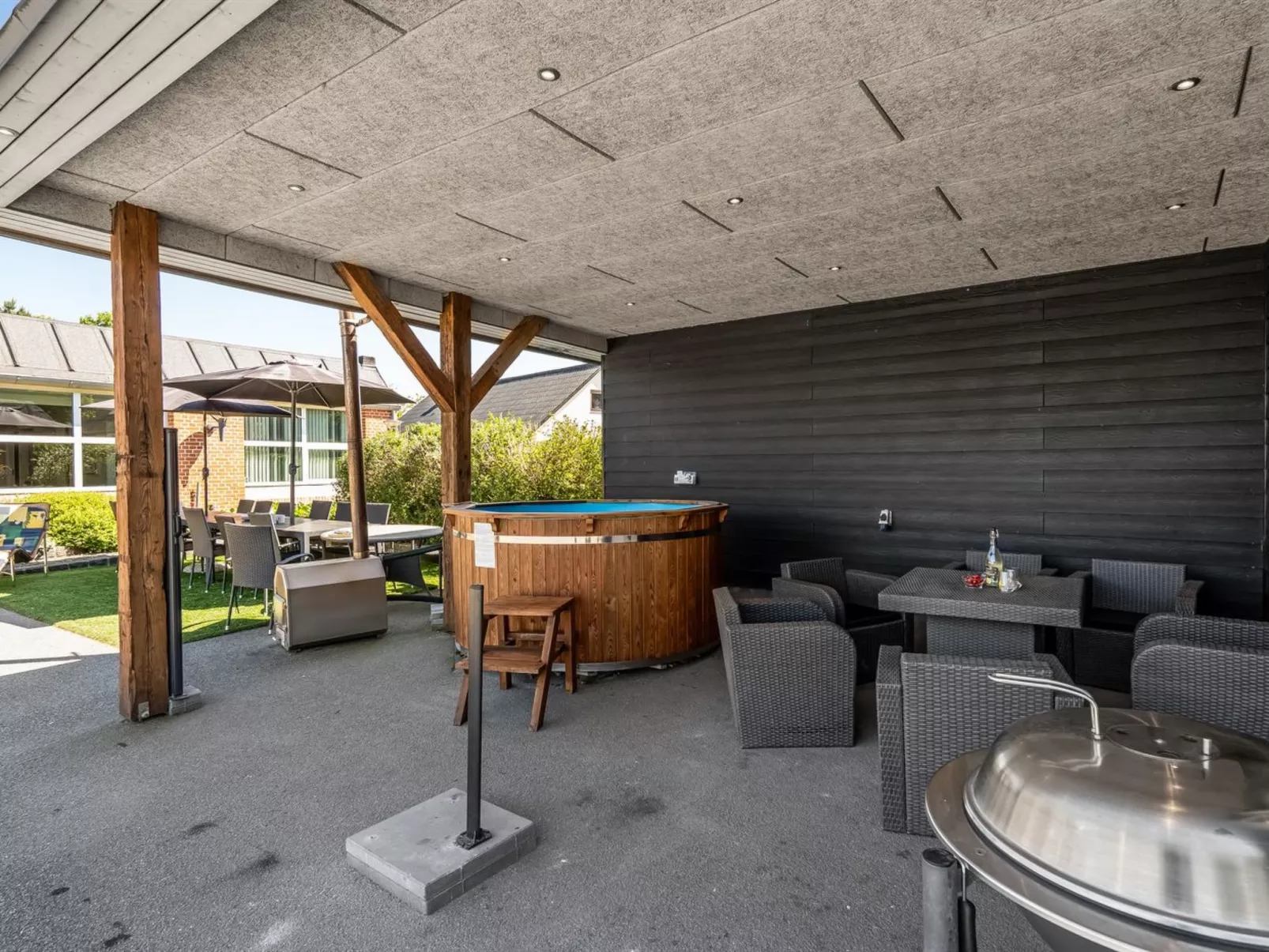 "Borjana" - 500m to the fjord-Draußen