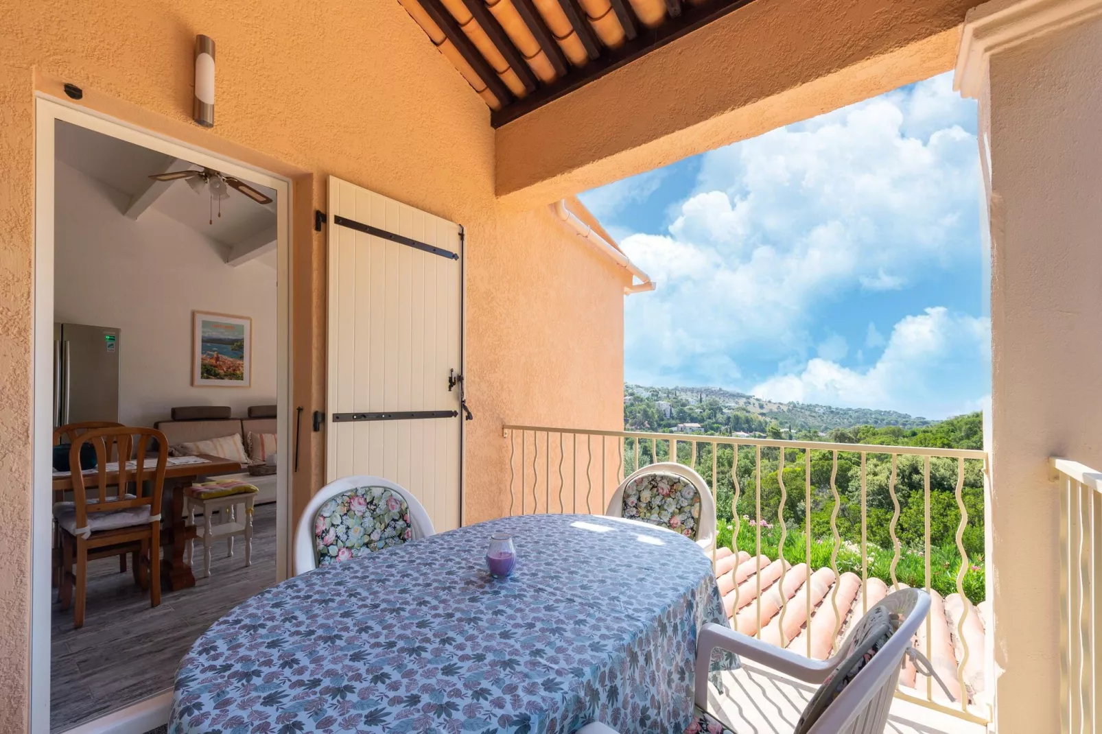 Le Mazet Elly & Julian-Terrace balcony