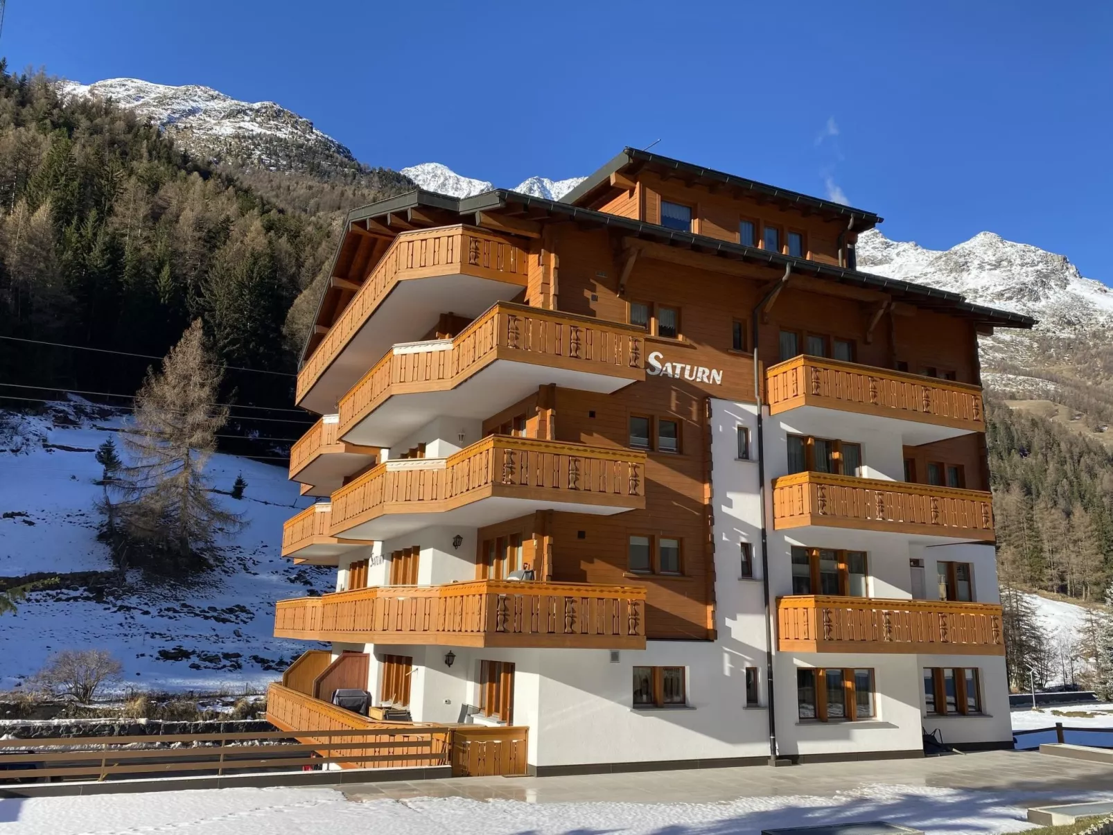 Haus Saturn - Drinnen