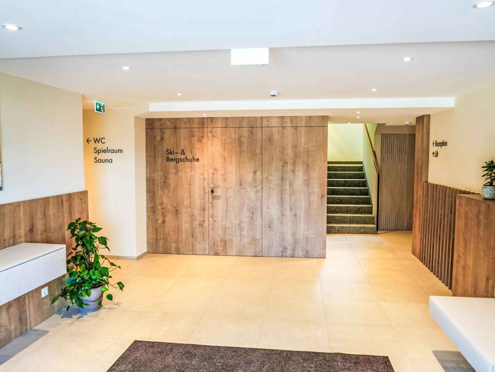 Aparthotel Iris-Dedans