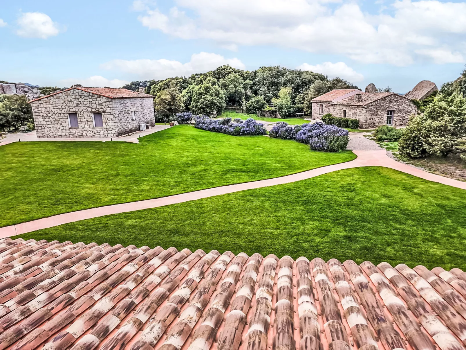 Stazzu Sarra di Monti-Draußen