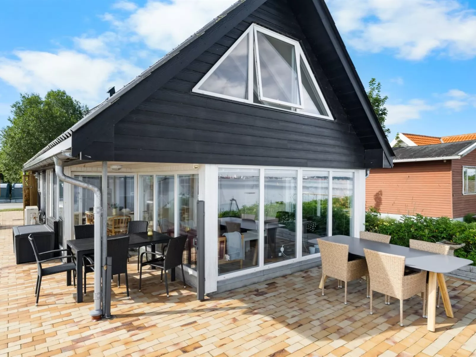 "Yngvy" - 10m from the sea-Draußen