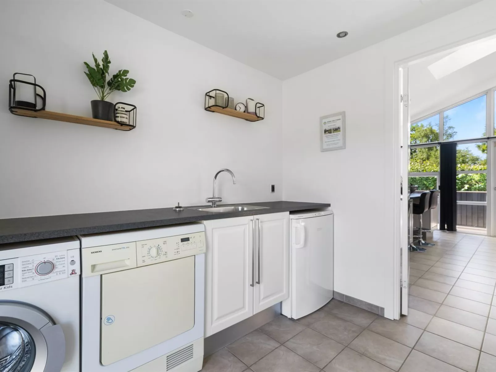 "Merrit" - 280m from the sea-Drinnen