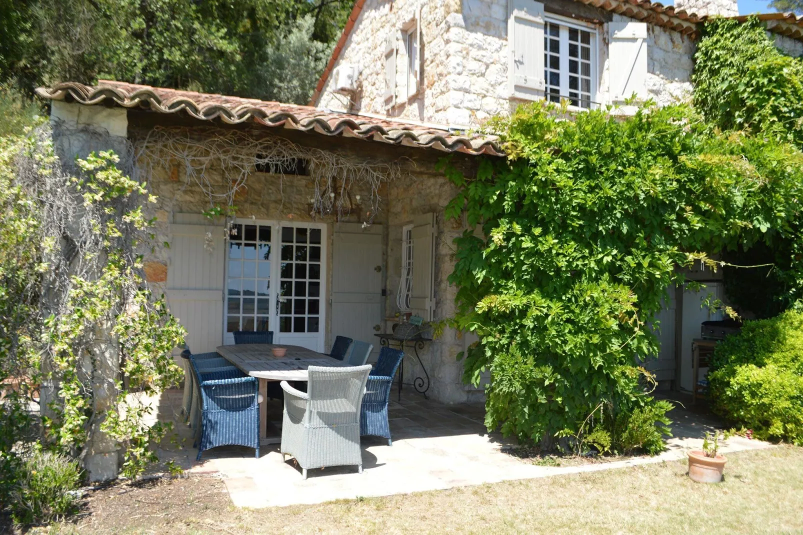 Villa la vue Tourrettane-Außenbereich Sommer