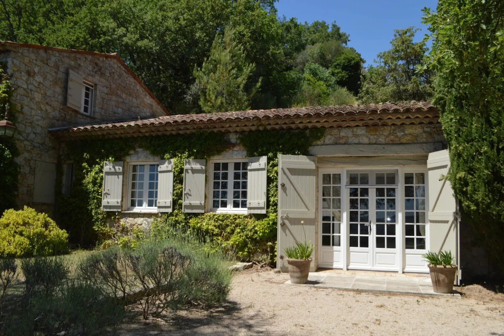 Villa la vue Tourrettane-Außenbereich Sommer