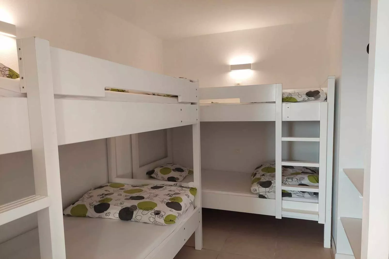 SPLENDID VIEW AYWAILLE-Bedroom