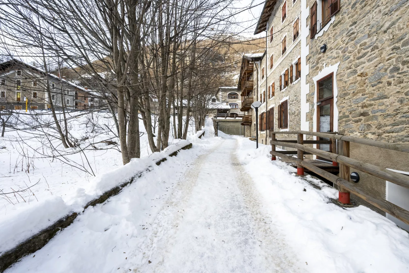 MONO 1 CERESOLE-Exterior in winter