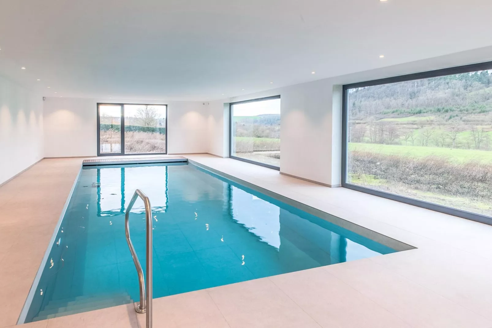 Le vol du milan-Schwimmbad