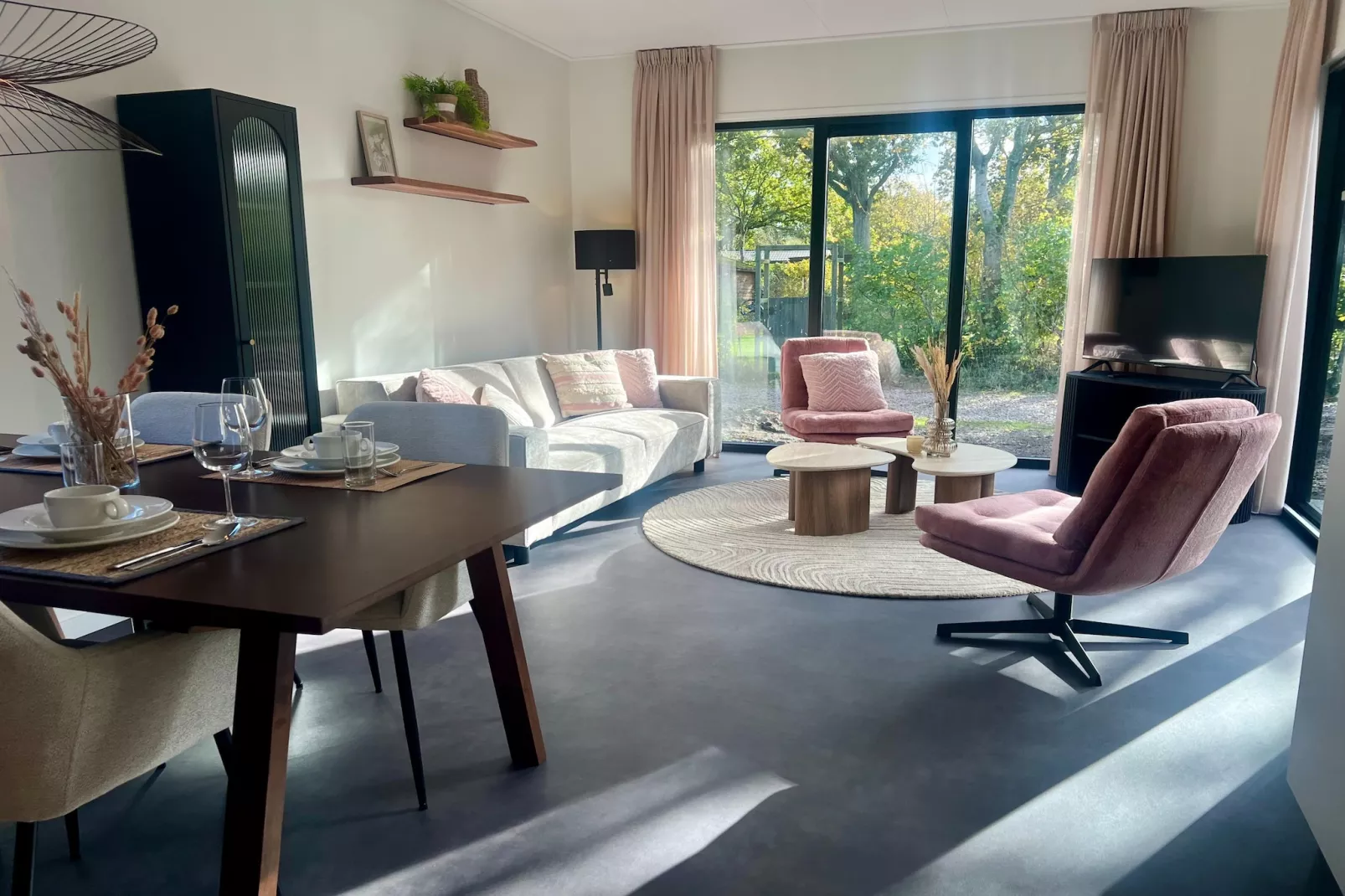 Campanula 102-Living room