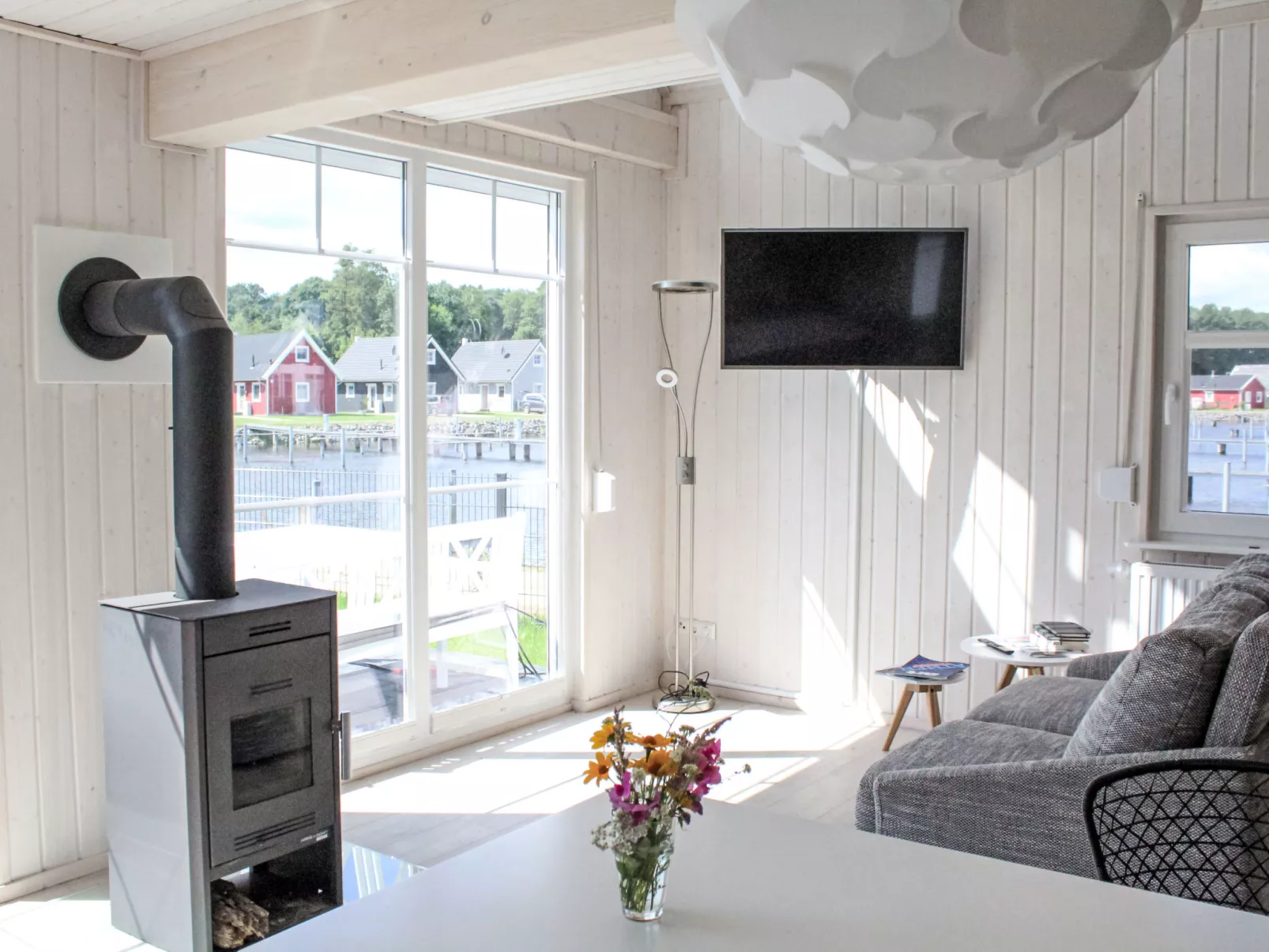 Ferienhaus am Wasser-Drinnen