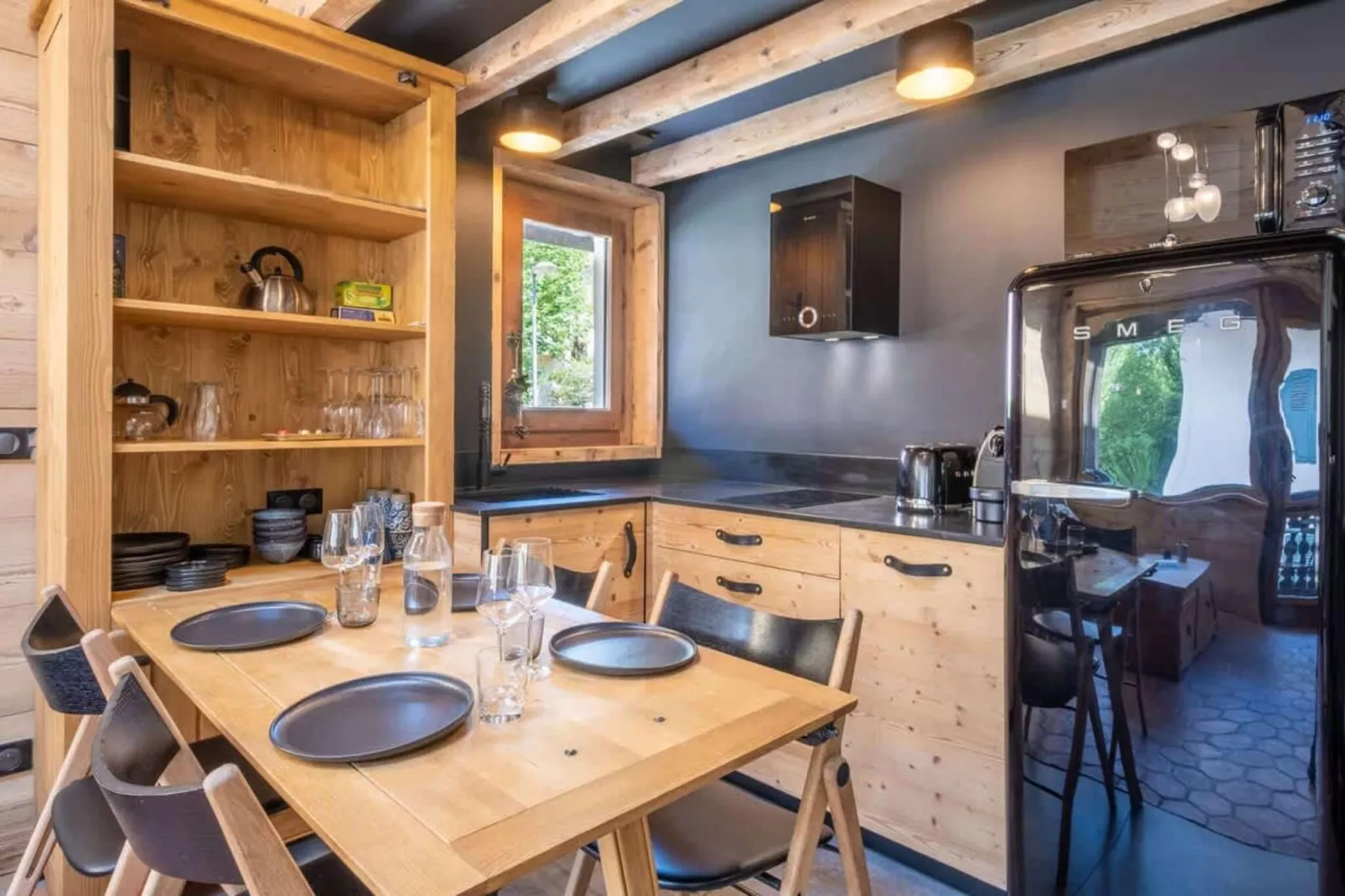 Châlet Racar pour 4 personnes centre ville et vue sur la montagne-Salle à manger