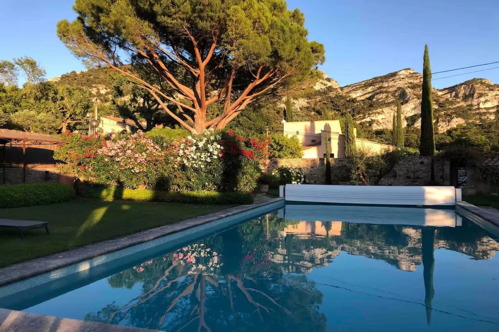 La Maison de Robion-Piscine