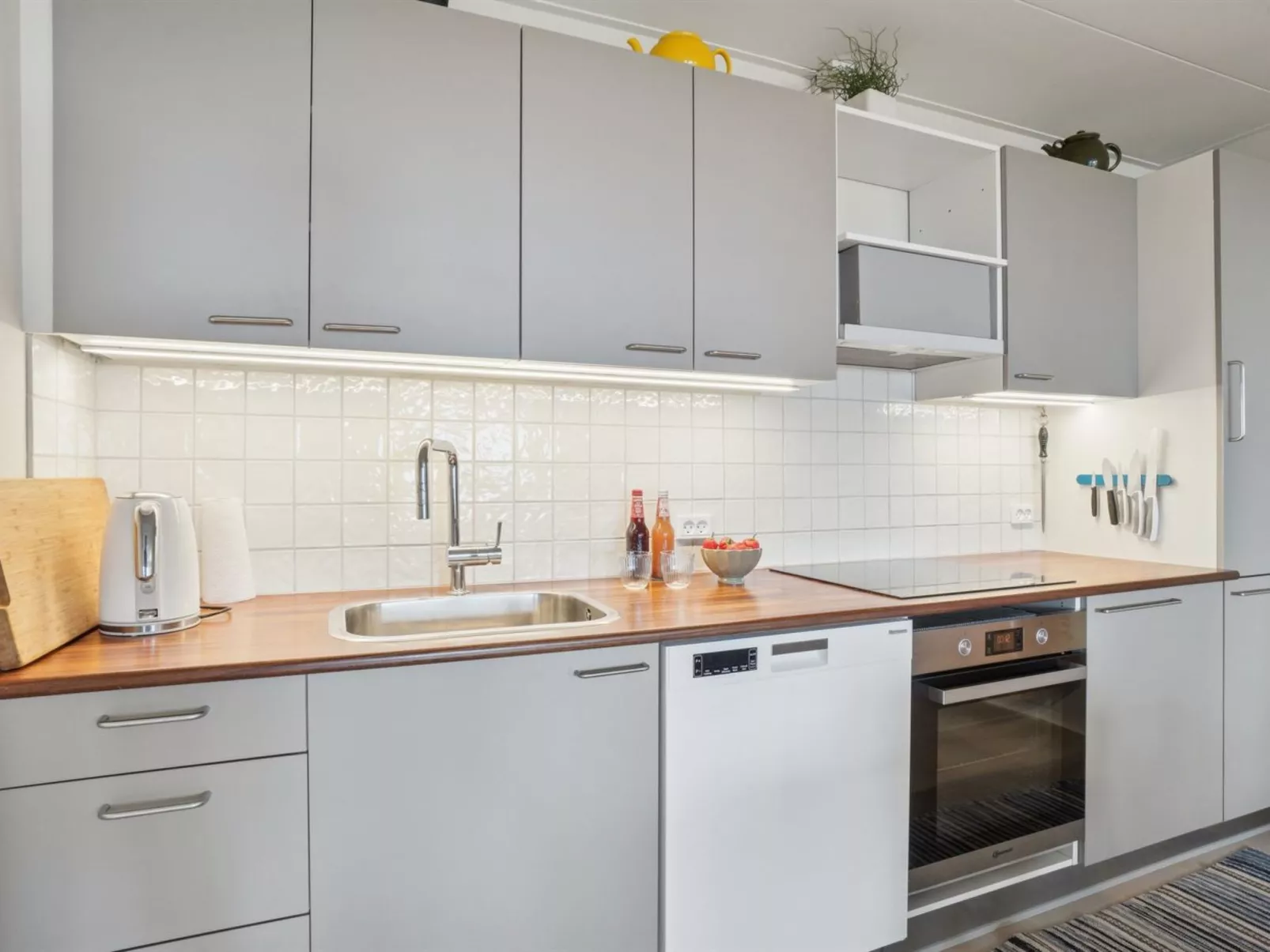 "Rafn" - 400m from the sea - Drinnen